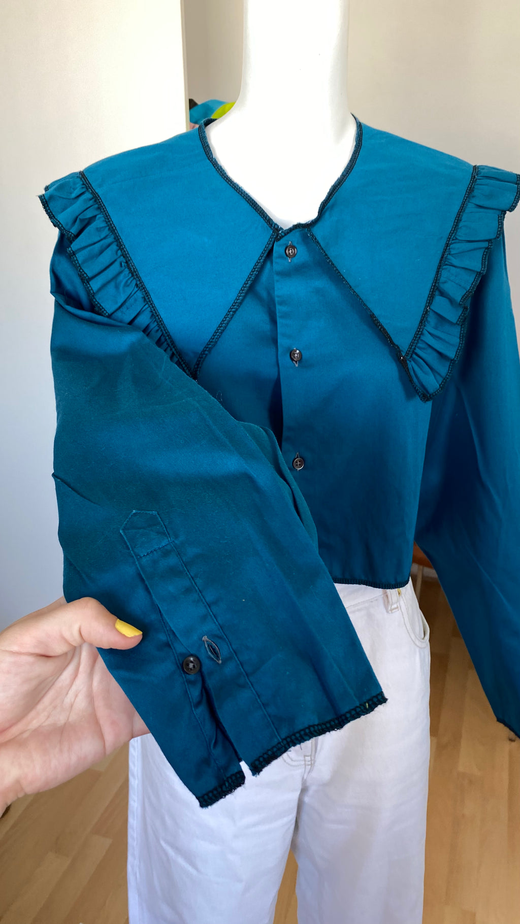 Sweaties • T. 34  à 36 • Chemise upcyclée grand col bleu canard