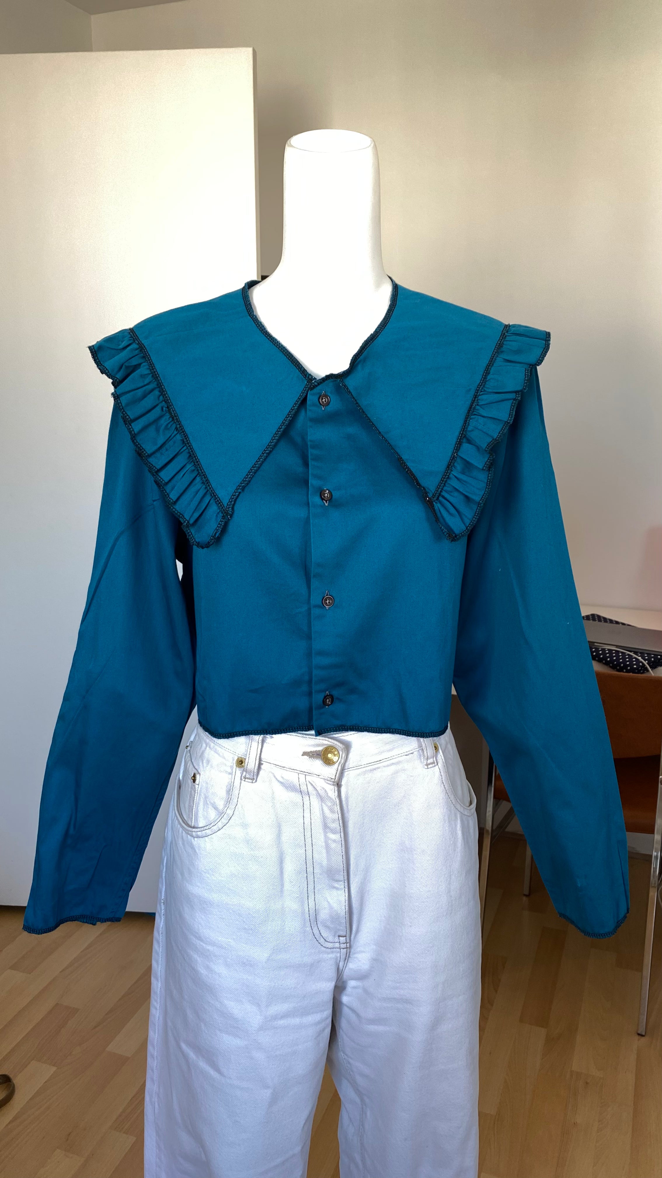 Sweaties • T. 34  à 36 • Chemise upcyclée grand col bleu canard