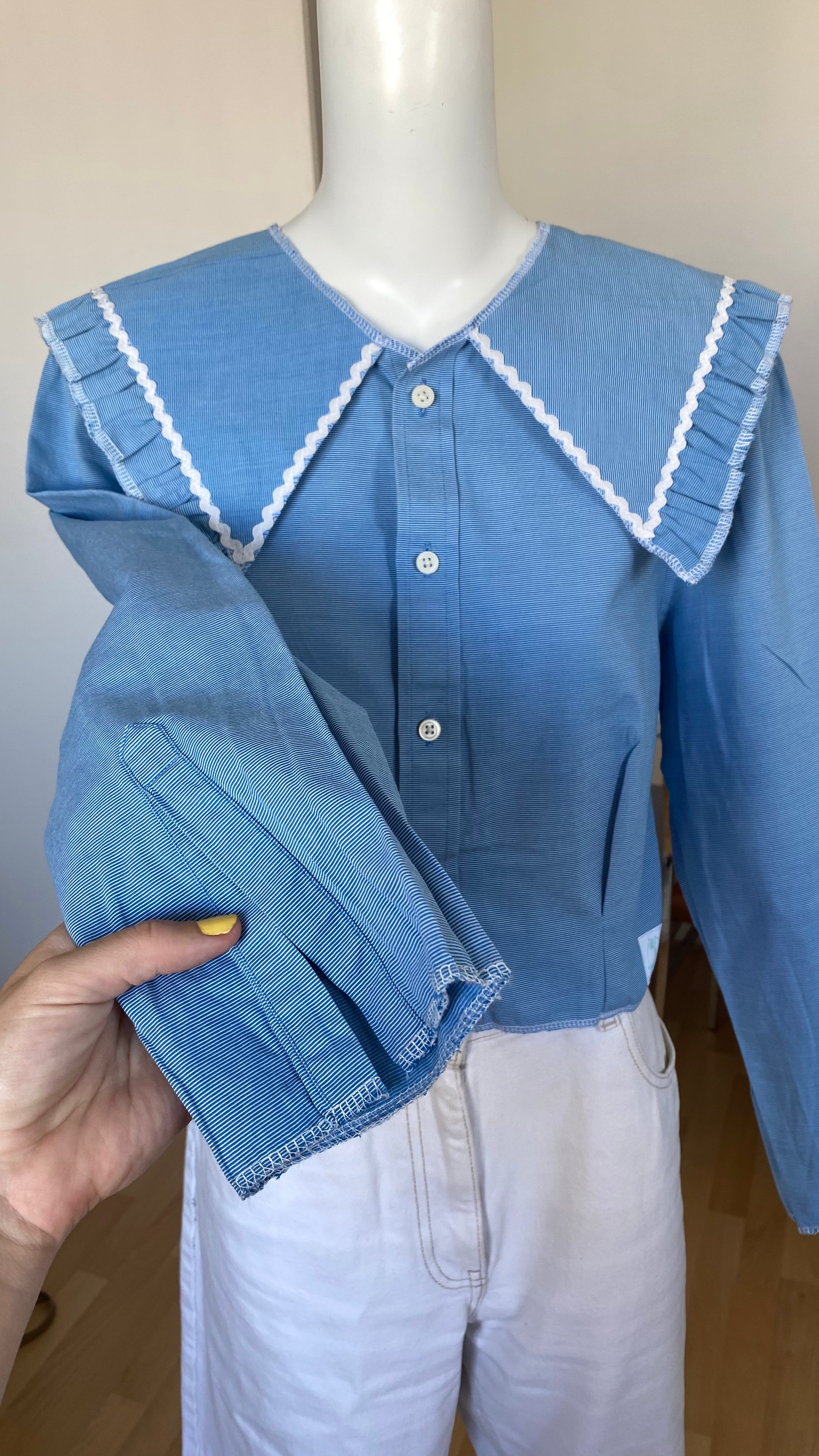 Sweaties • T.36 à 40 • Chemise upcyclée grand col bleu à petits carreaux