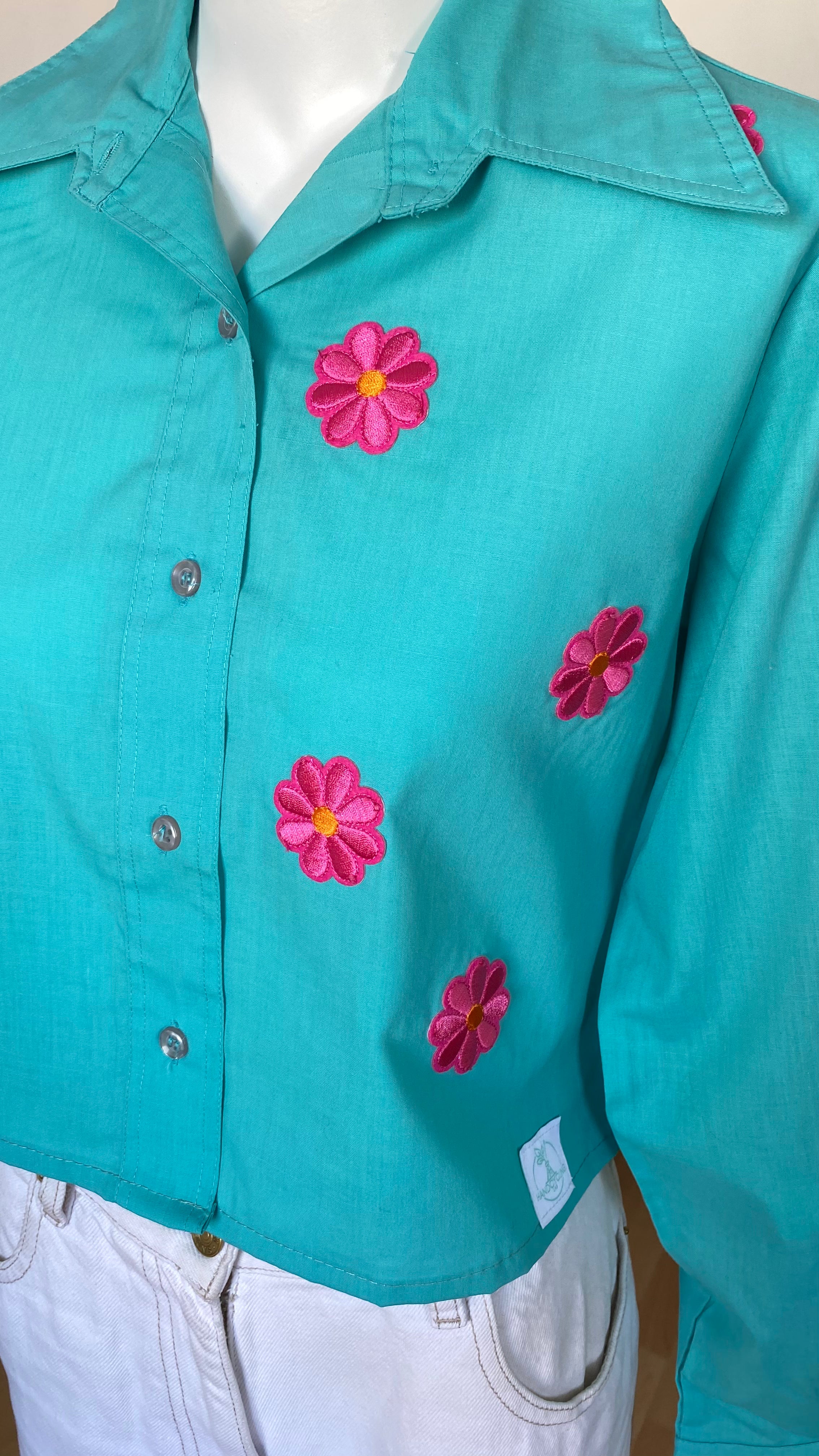 Cropped • T. 32  à 36 • Chemise courte manches longues bleu à fleurs roses