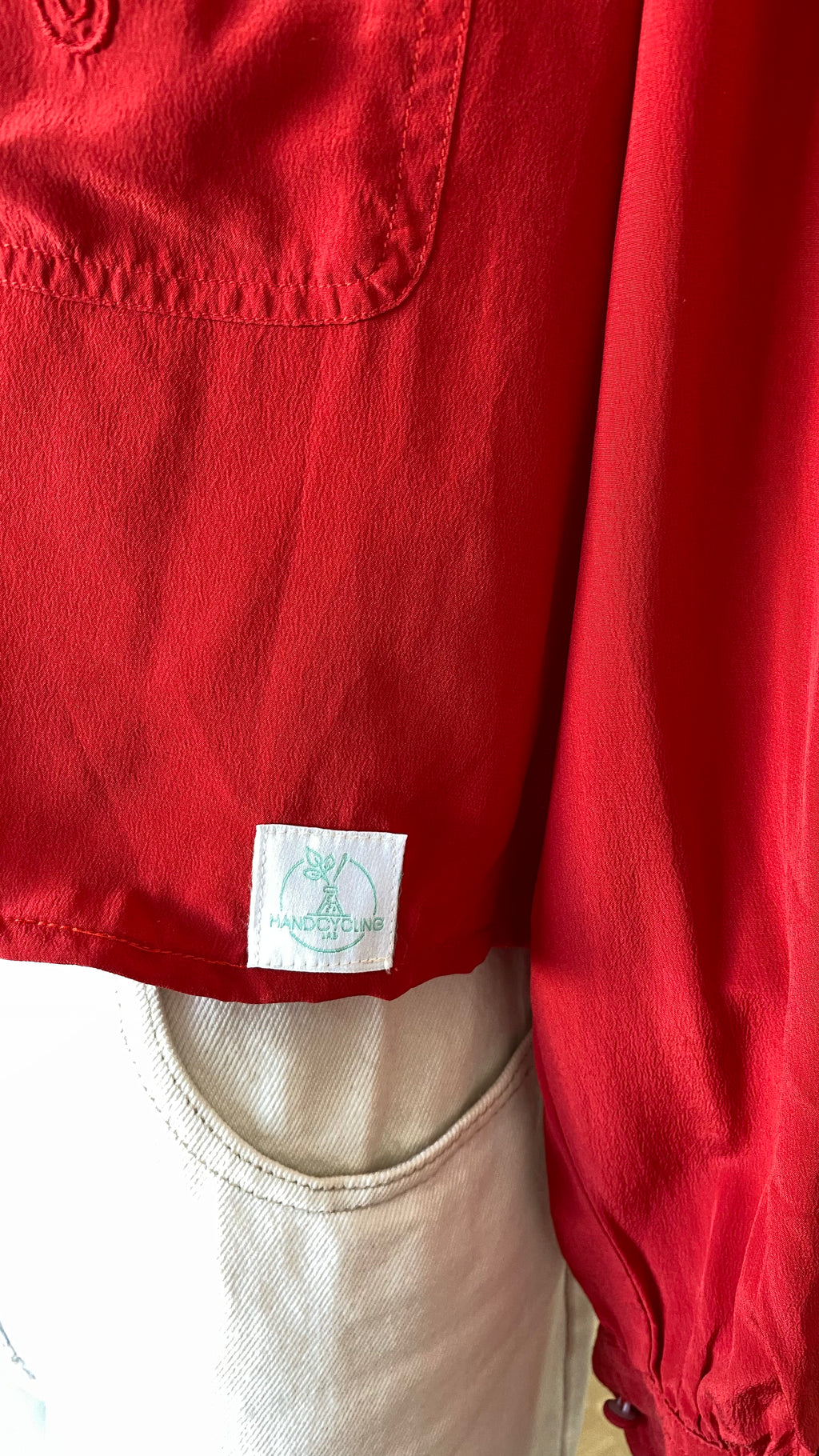 Cropped  • T. 32 à 36 • Chemise courte manches longues soie + poche brodées