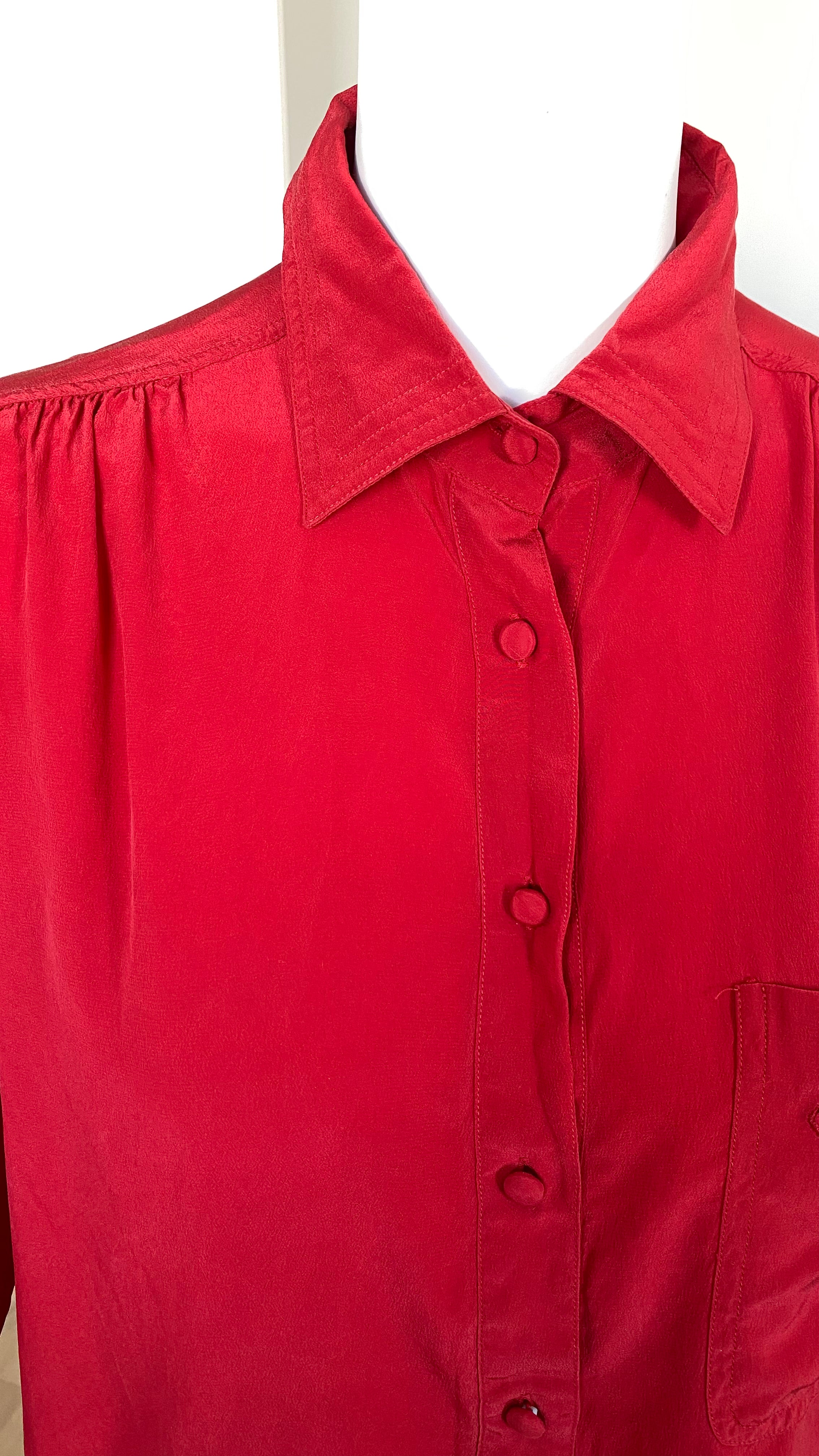 Cropped  • T. 32 à 36 • Chemise courte manches longues soie + poche brodées