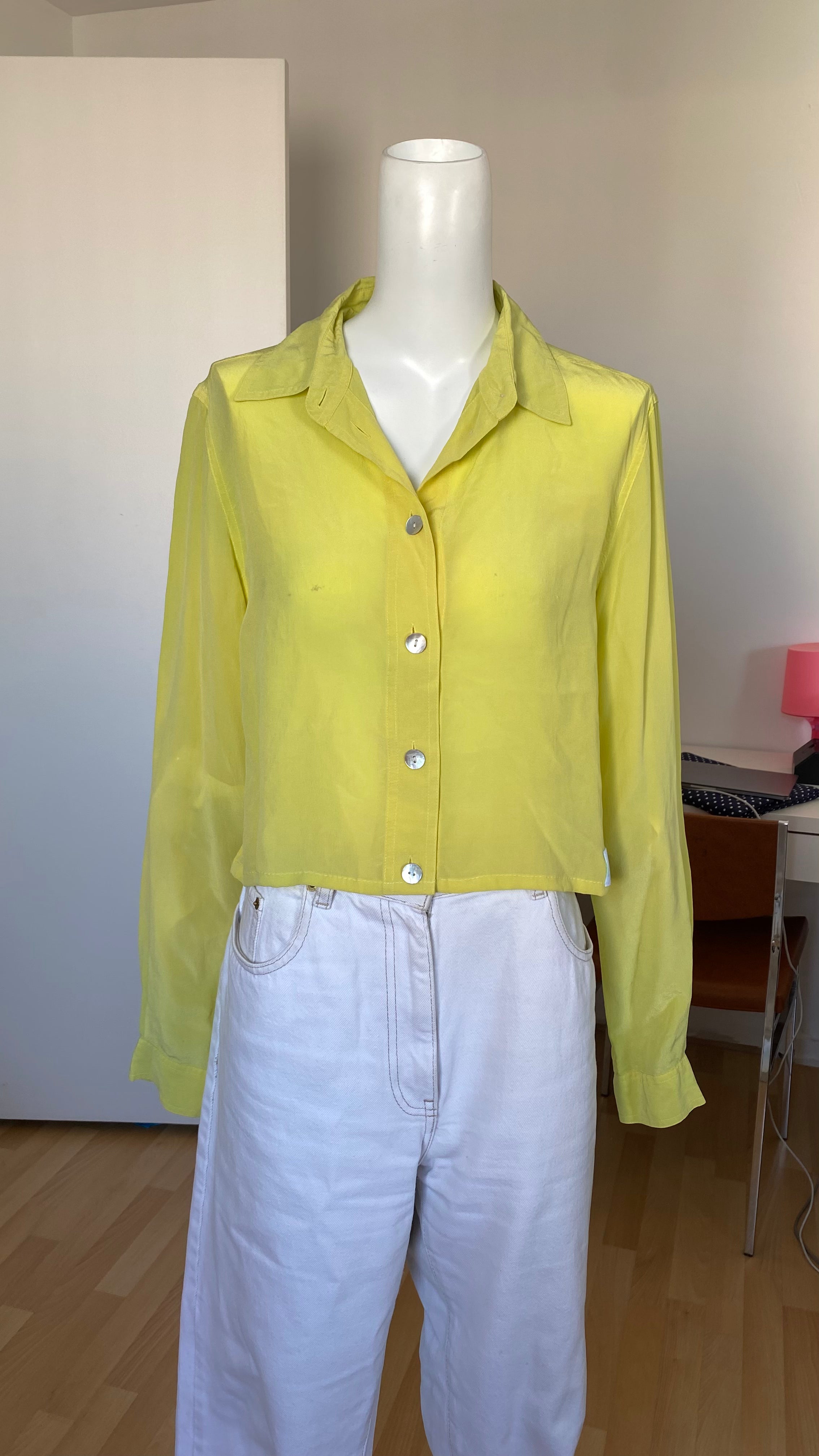 Cropped • T. 34 à 38 • Chemise courte manches longues jaune sous teinte verte