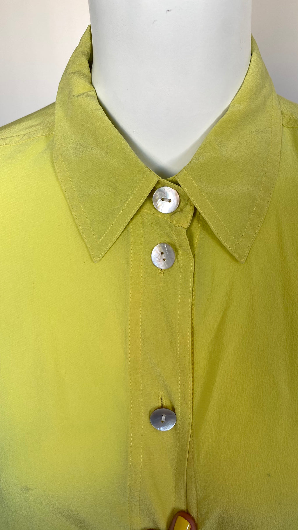 Cropped • T. 34 à 38 • Chemise courte manches longues jaune sous teinte verte