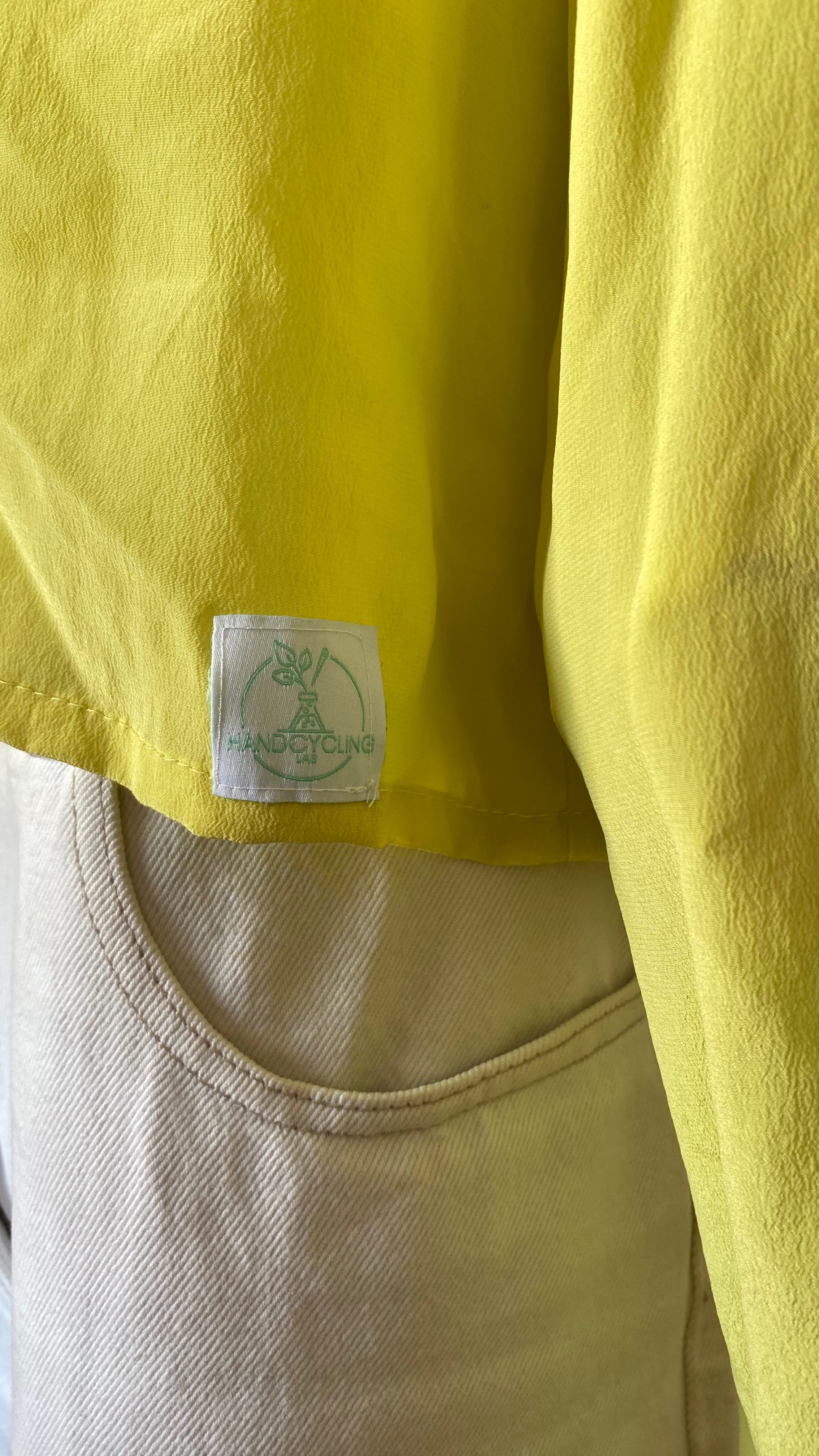 Cropped • T. 34 à 38 • Chemise courte manches longues jaune sous teinte verte