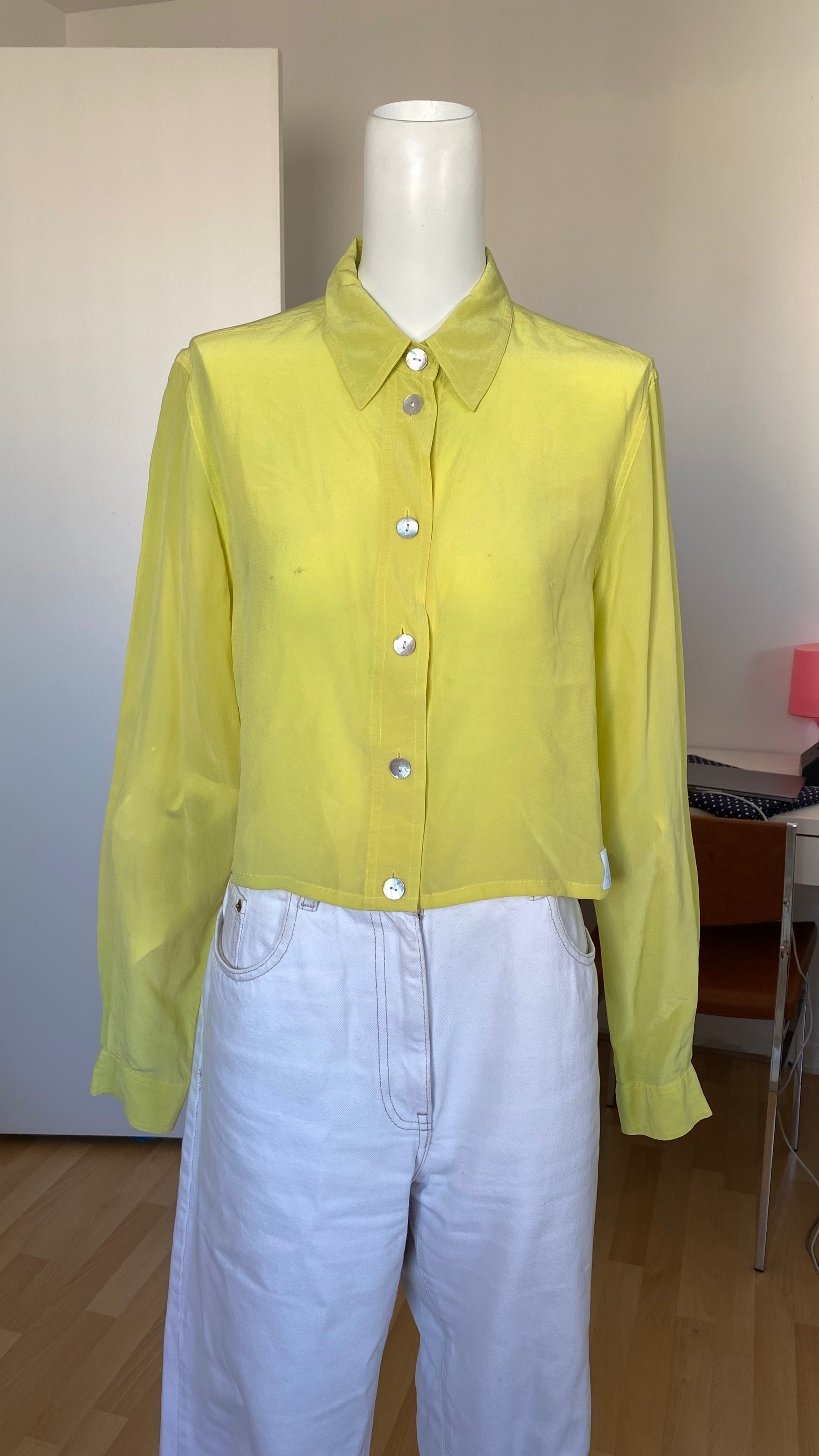 Cropped • T. 34 à 38 • Chemise courte manches longues jaune sous teinte verte