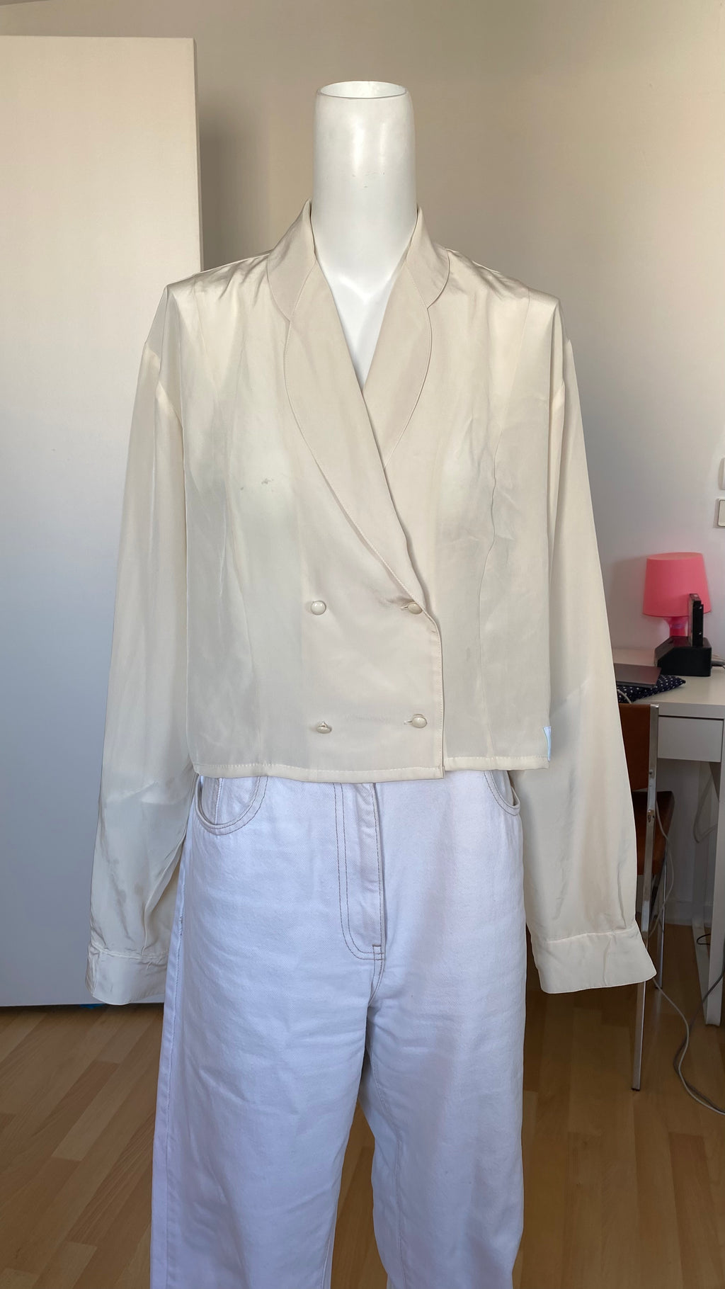 Chemise cropped • T. 36 à 40 • Chemise courte manches longues blanche coupe croisée