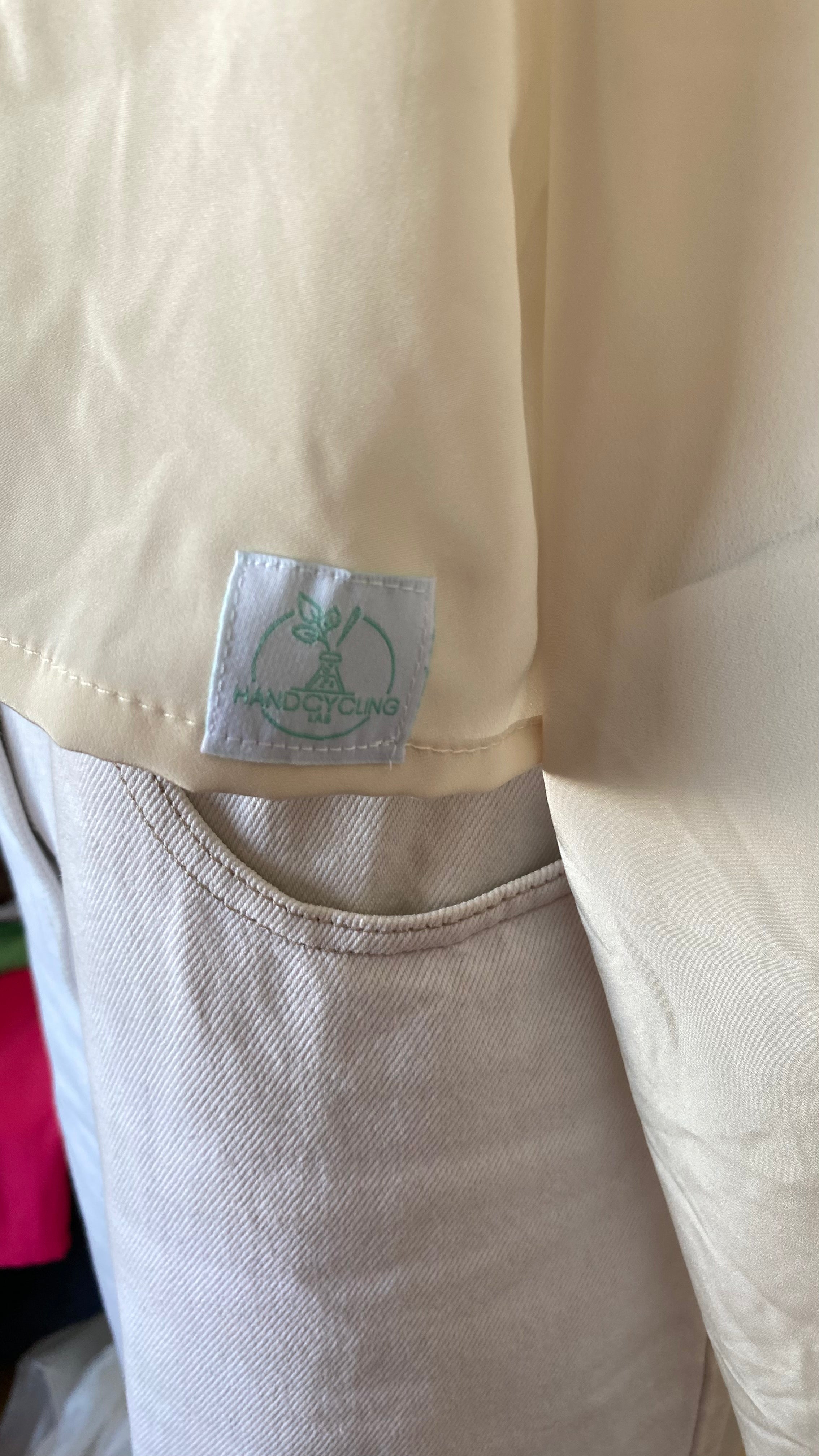 Chemise cropped • T. 36 à 40 • Chemise courte manches longues blanche coupe croisée