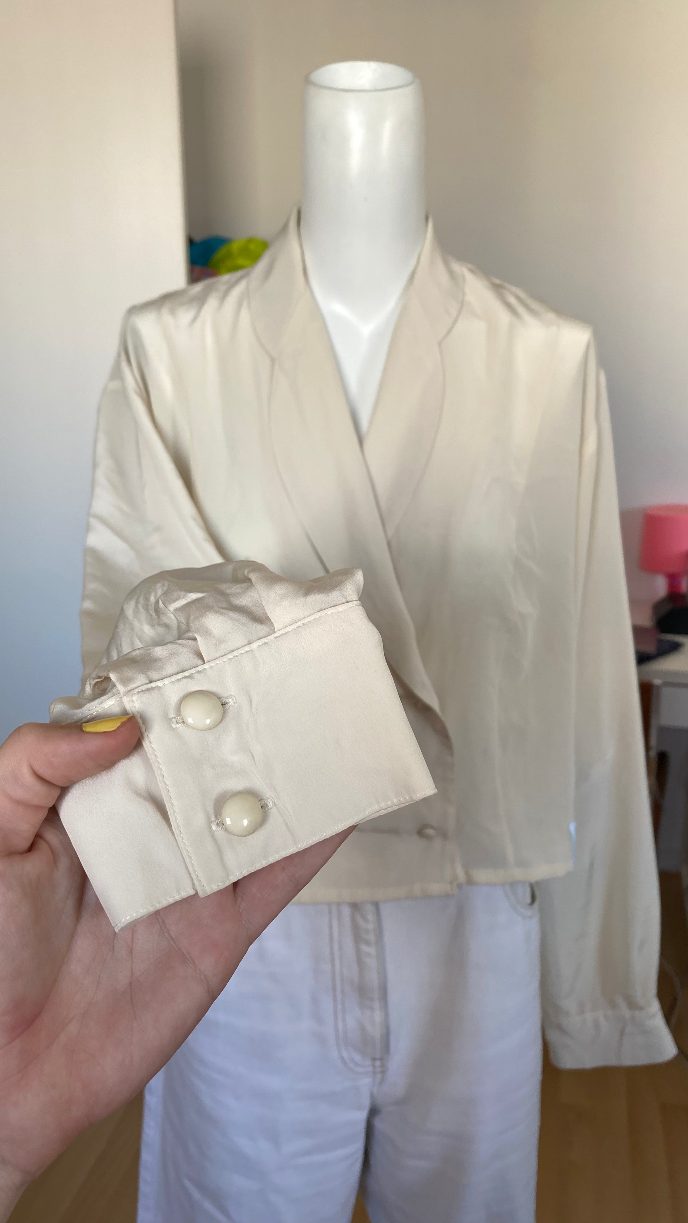 Chemise cropped • T. 36 à 40 • Chemise courte manches longues blanche coupe croisée