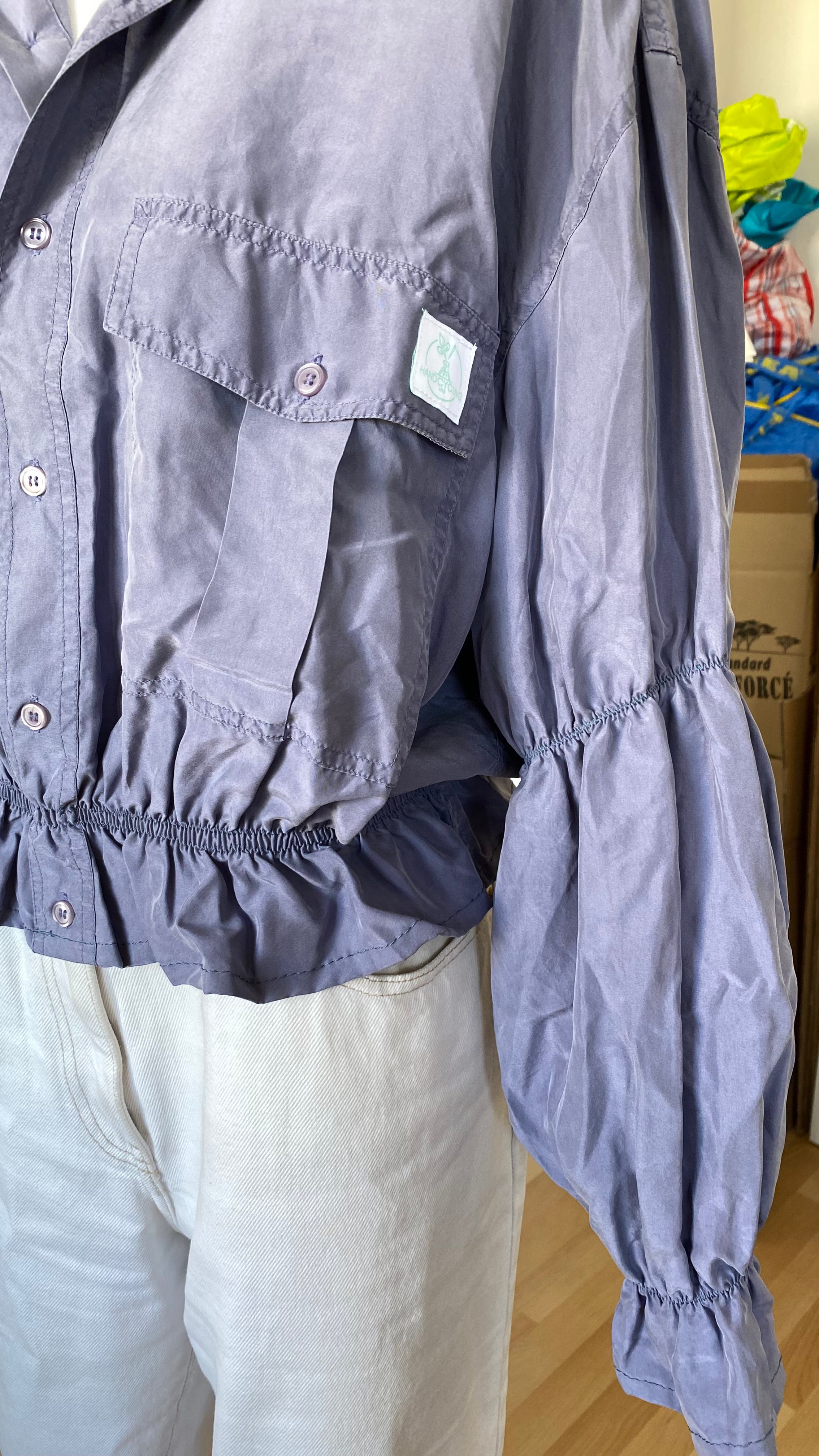 Intemporelle • T. 38 à 42 • Chemise courte manches longues en soie violette