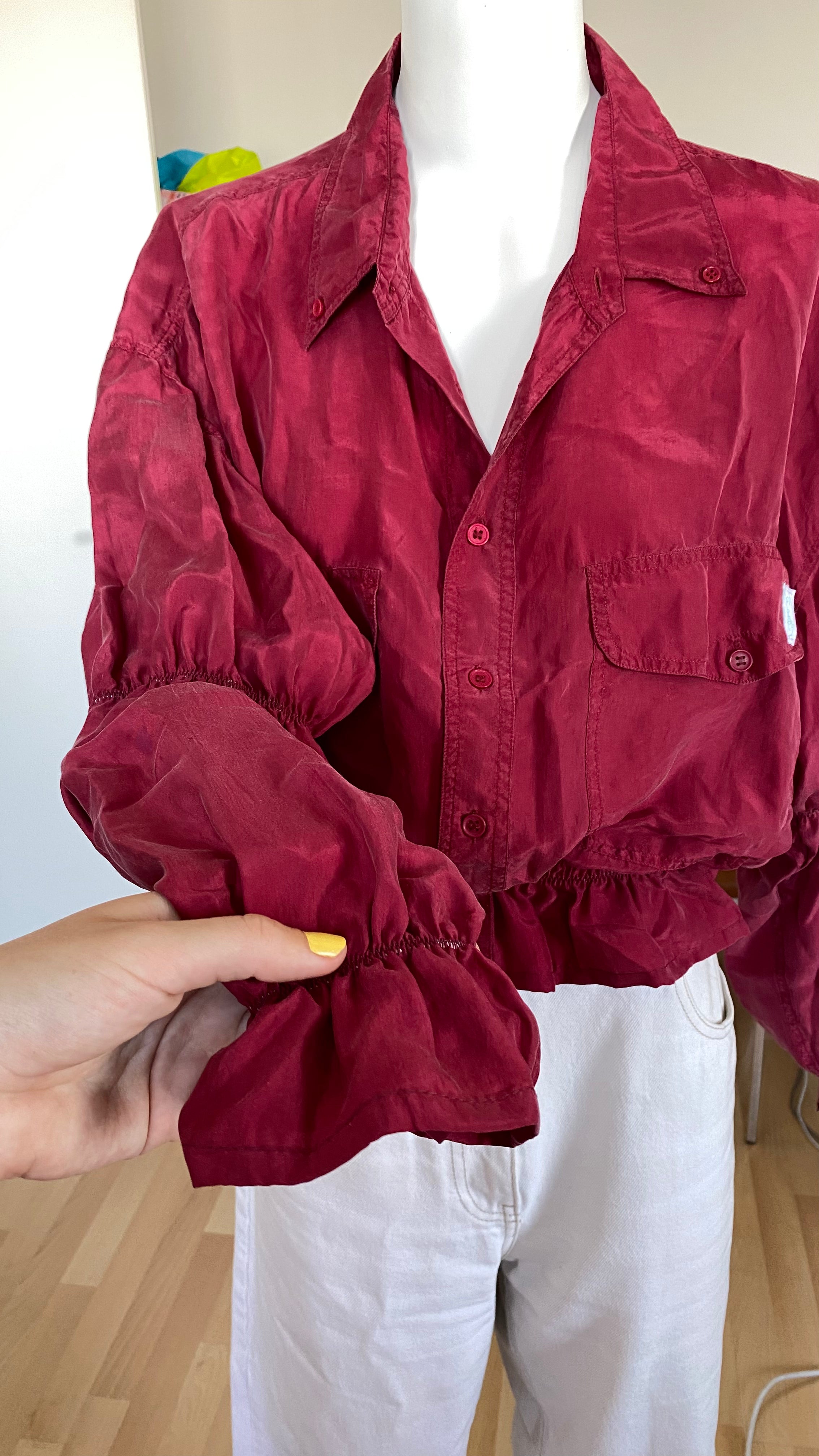 Intemporelle • T. 38 à 42 • Chemise courte manches longues bordeaux en soie