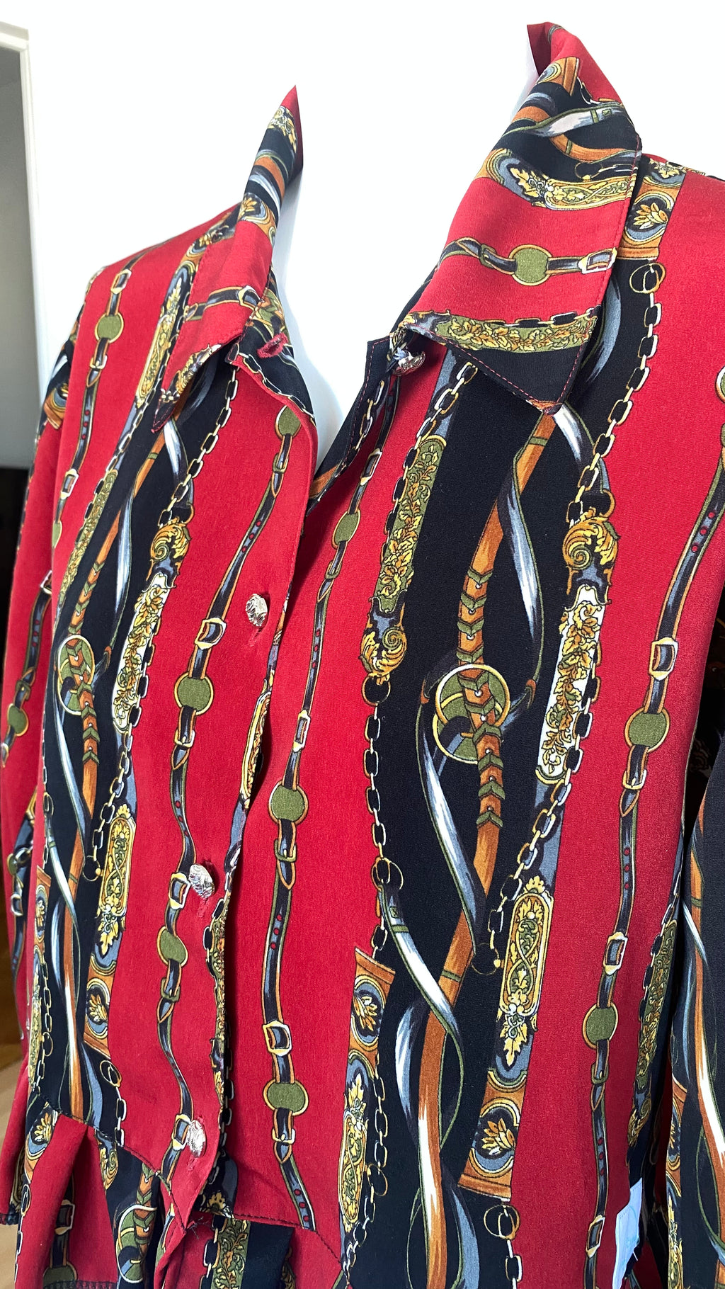 Froufrou • T. 36 à 40 • Chemise crop top rouge motif foulard équestre