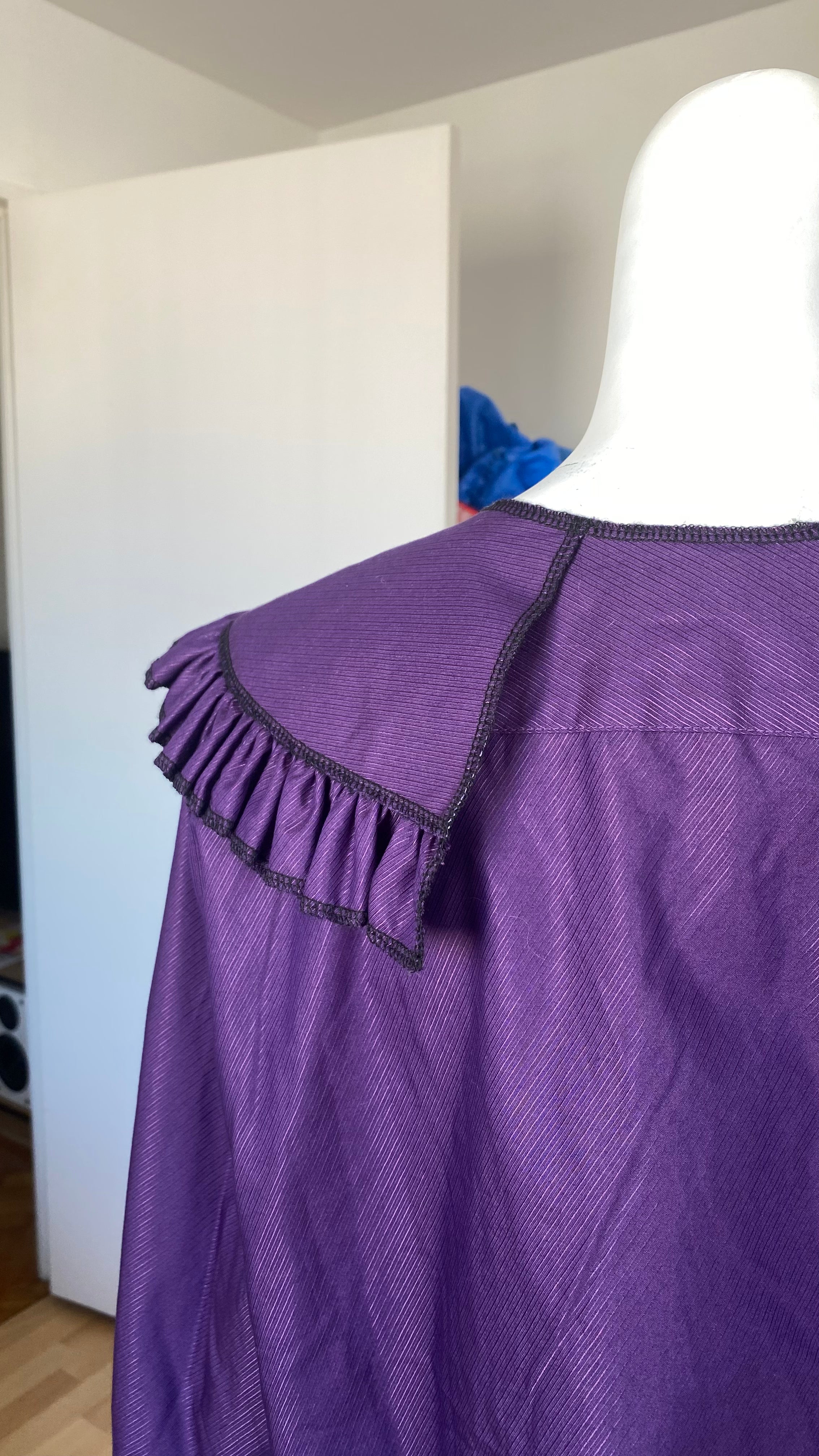 Sweaties • T.36 à 40 • Chemise upcyclée grand col rayures violettes foncées