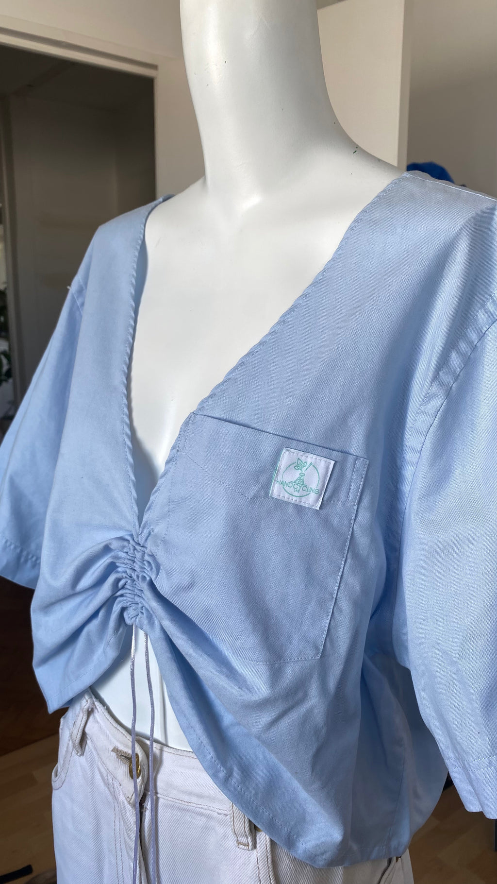 Monarque • T. 36 à 42 • Chemise/top papillon bleu ciel