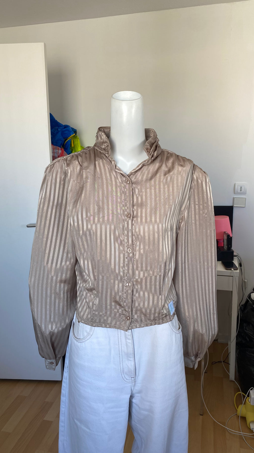 Chemise cropped • T. 34 à 36 • Chemise courte manches longues rayures beiges irisées