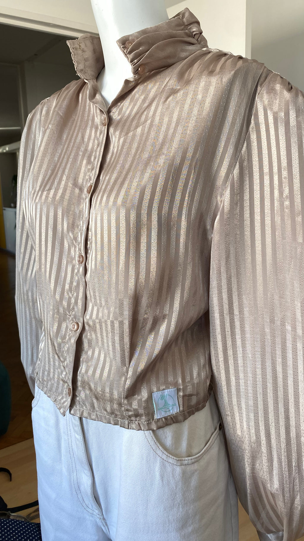 Chemise cropped • T. 34 à 36 • Chemise courte manches longues rayures beiges irisées