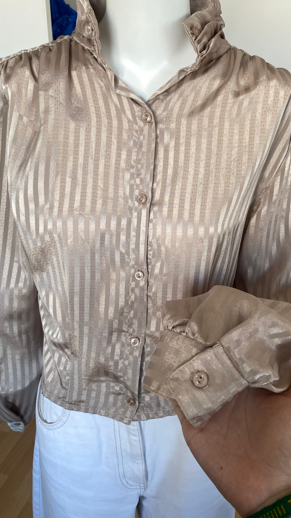 Chemise cropped • T. 34 à 36 • Chemise courte manches longues rayures beiges irisées
