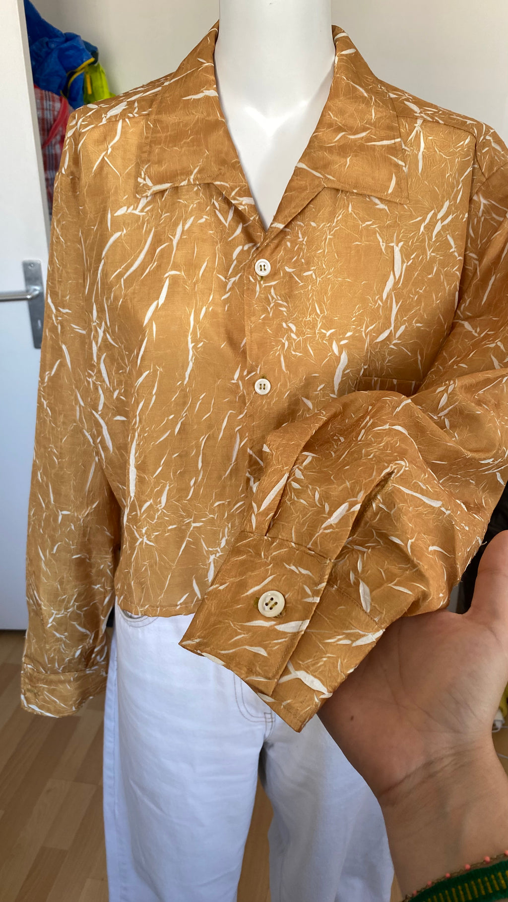 Chemise cropped • T. 38  à 44 • Chemise courte manches longues marbre jaune et blanc