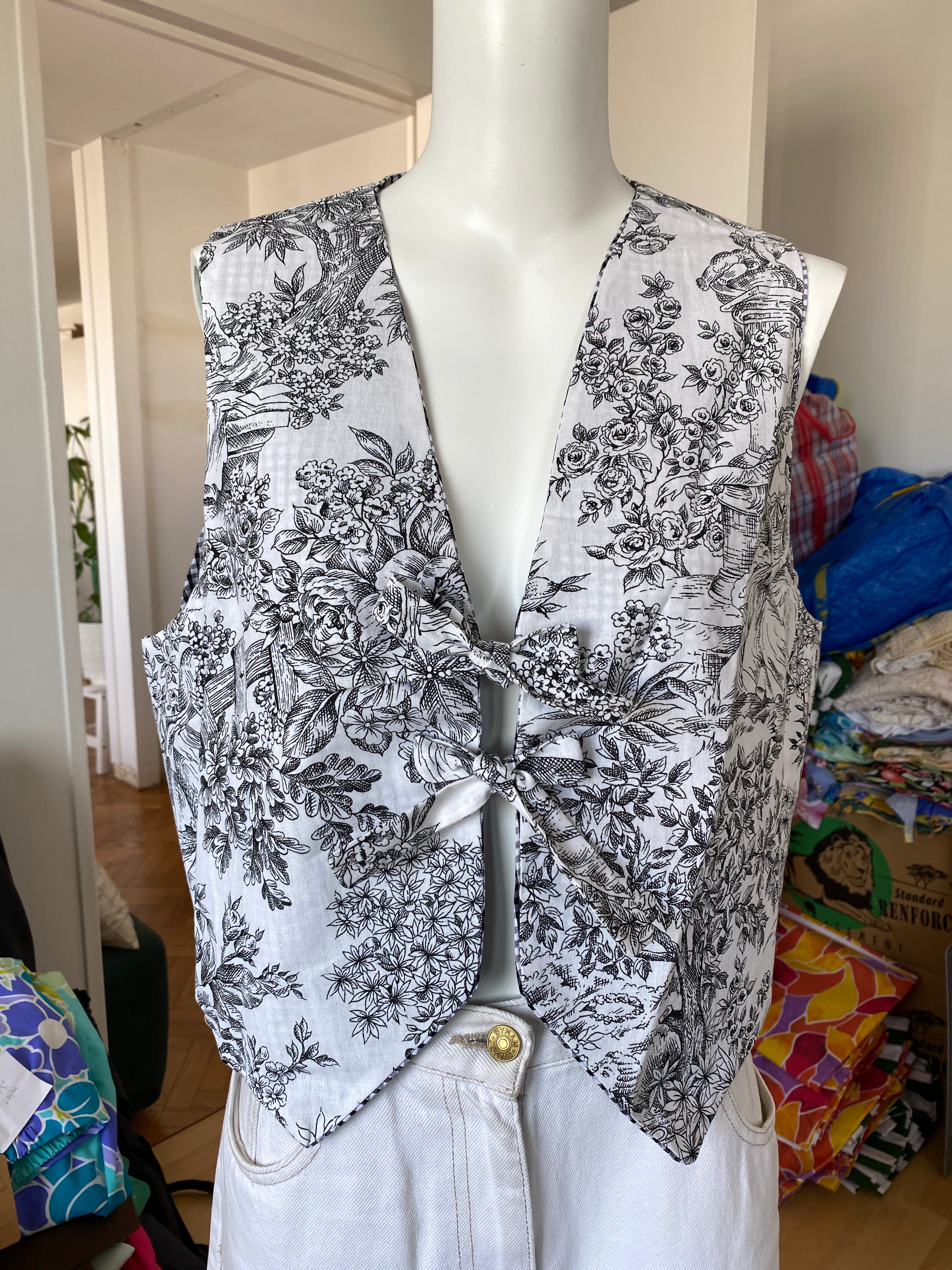 Veston réversible  • Taille unique • Veston motif toile de jouy noire