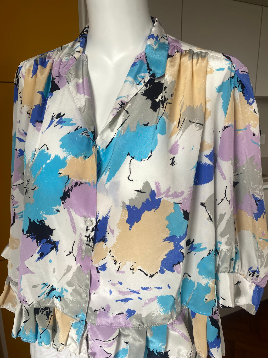Froufrou • T. 36  à 42 • Chemise crop top à motifs colorés