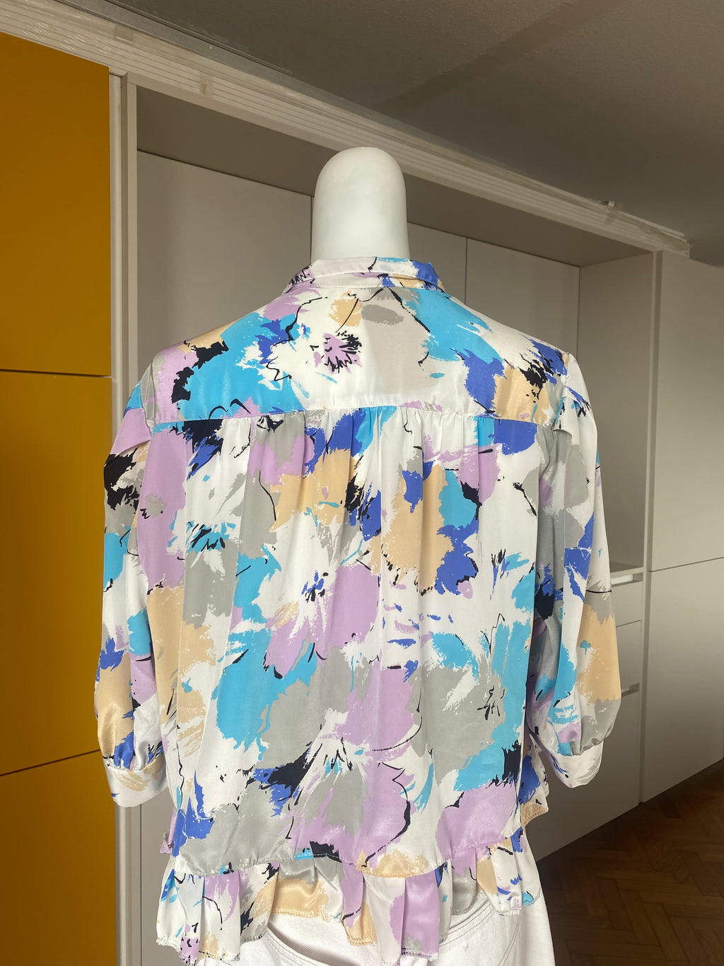 Froufrou • T. 36  à 42 • Chemise crop top à motifs colorés
