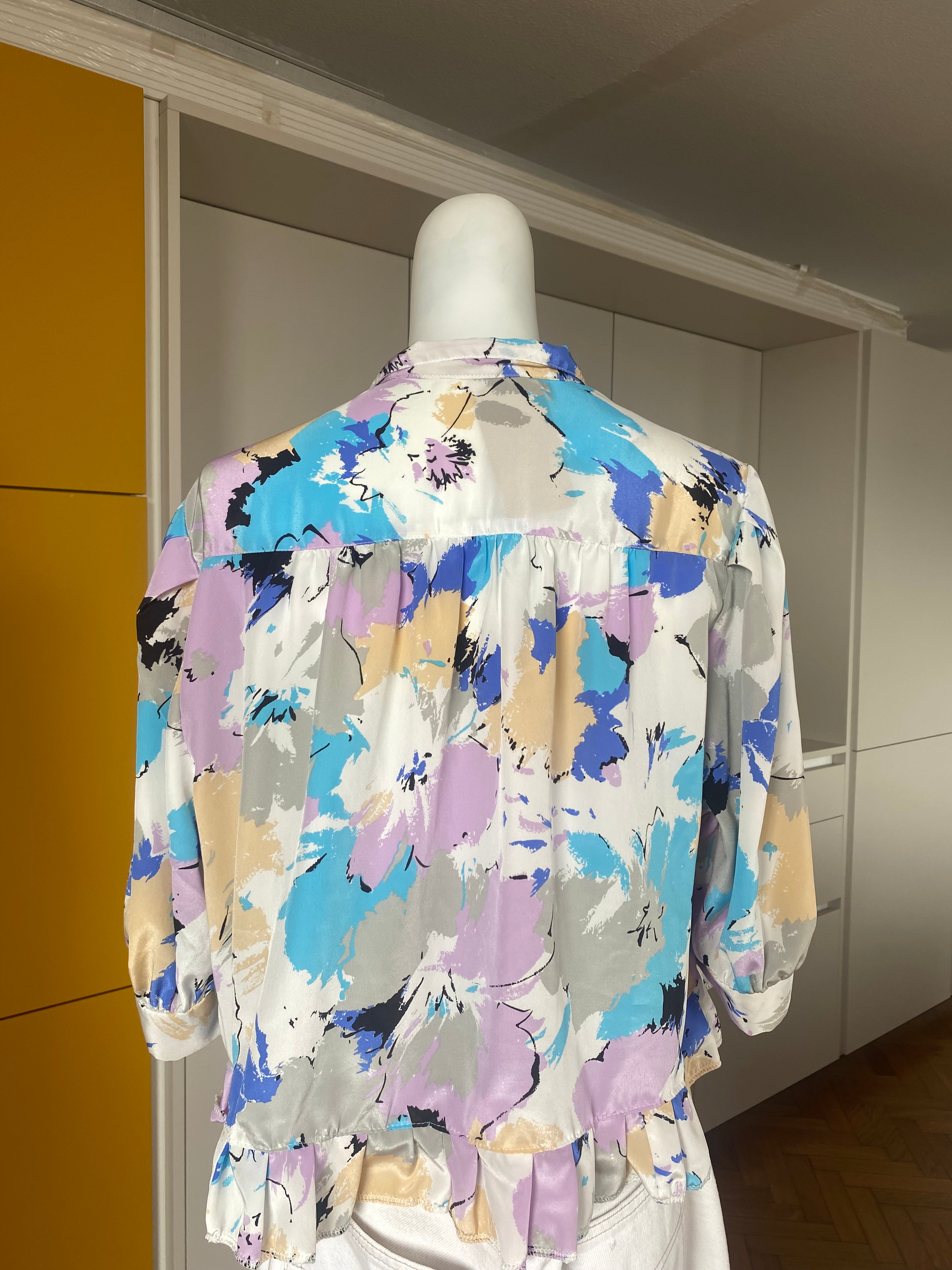 Froufrou • T. 36  à 42 • Chemise crop top à motifs colorés