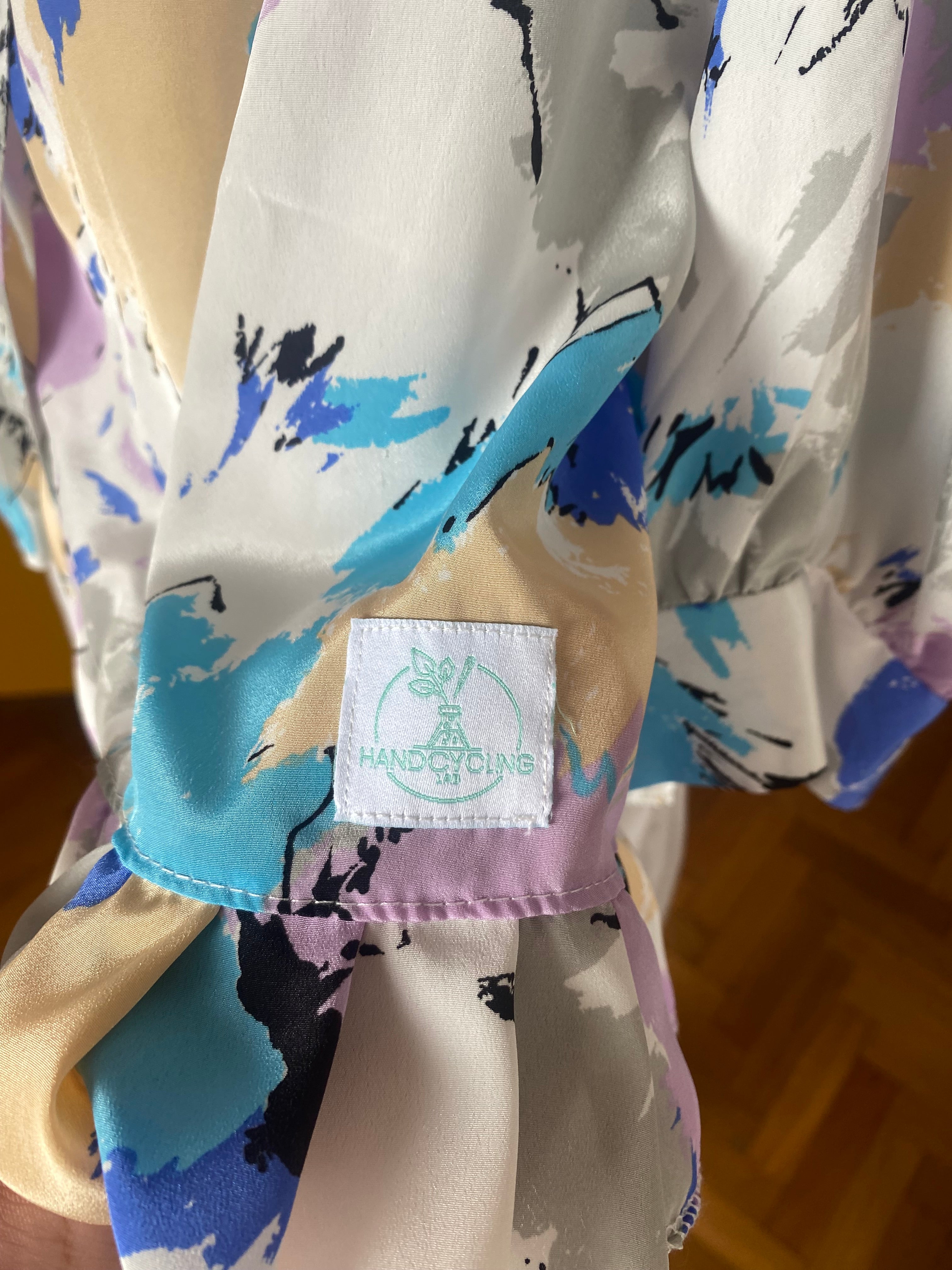 Froufrou • T. 36  à 42 • Chemise crop top à motifs colorés