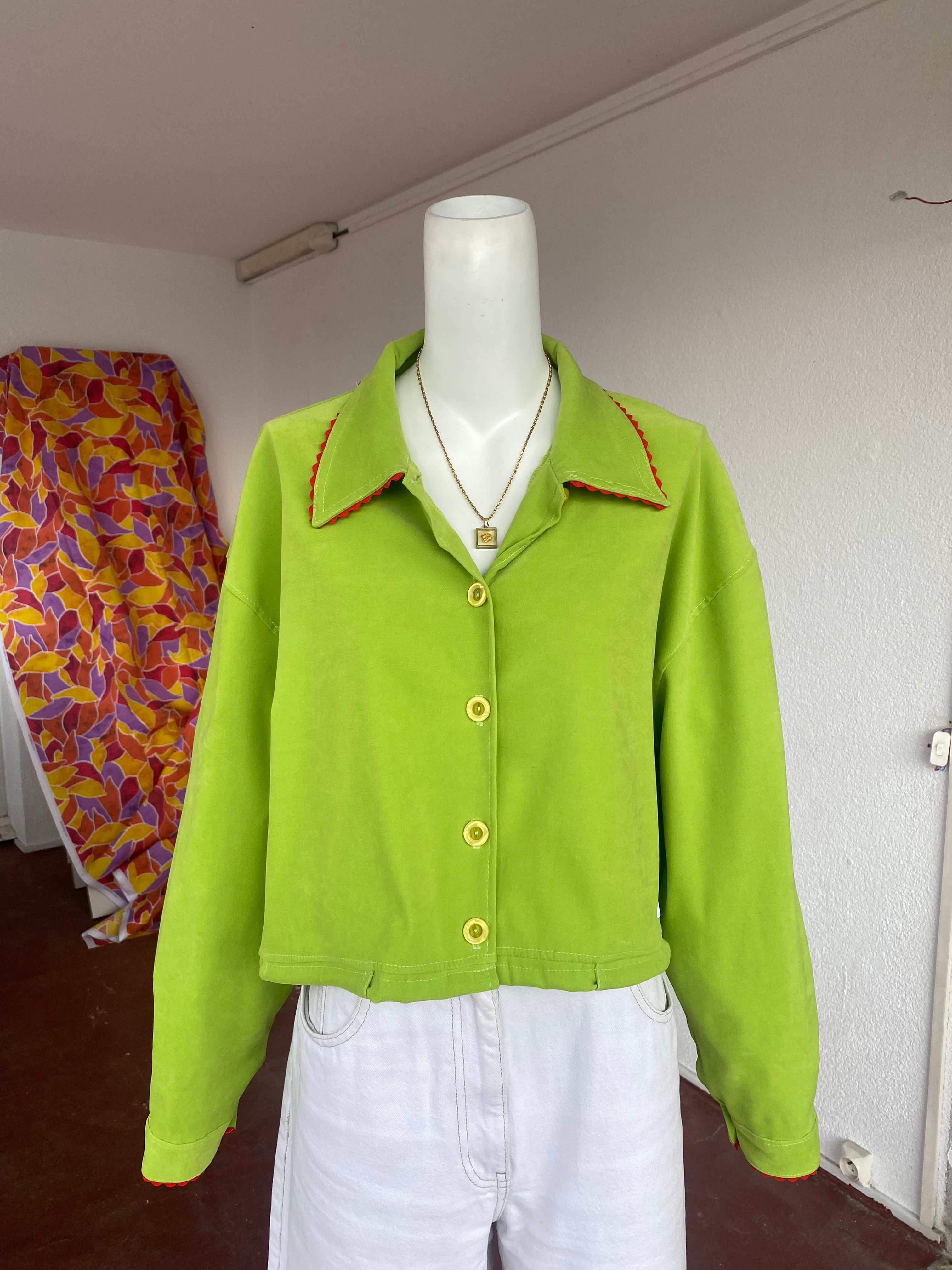 .Cropped Jacket • T. 36 à 42 • Surchemise veste courte verte pomme