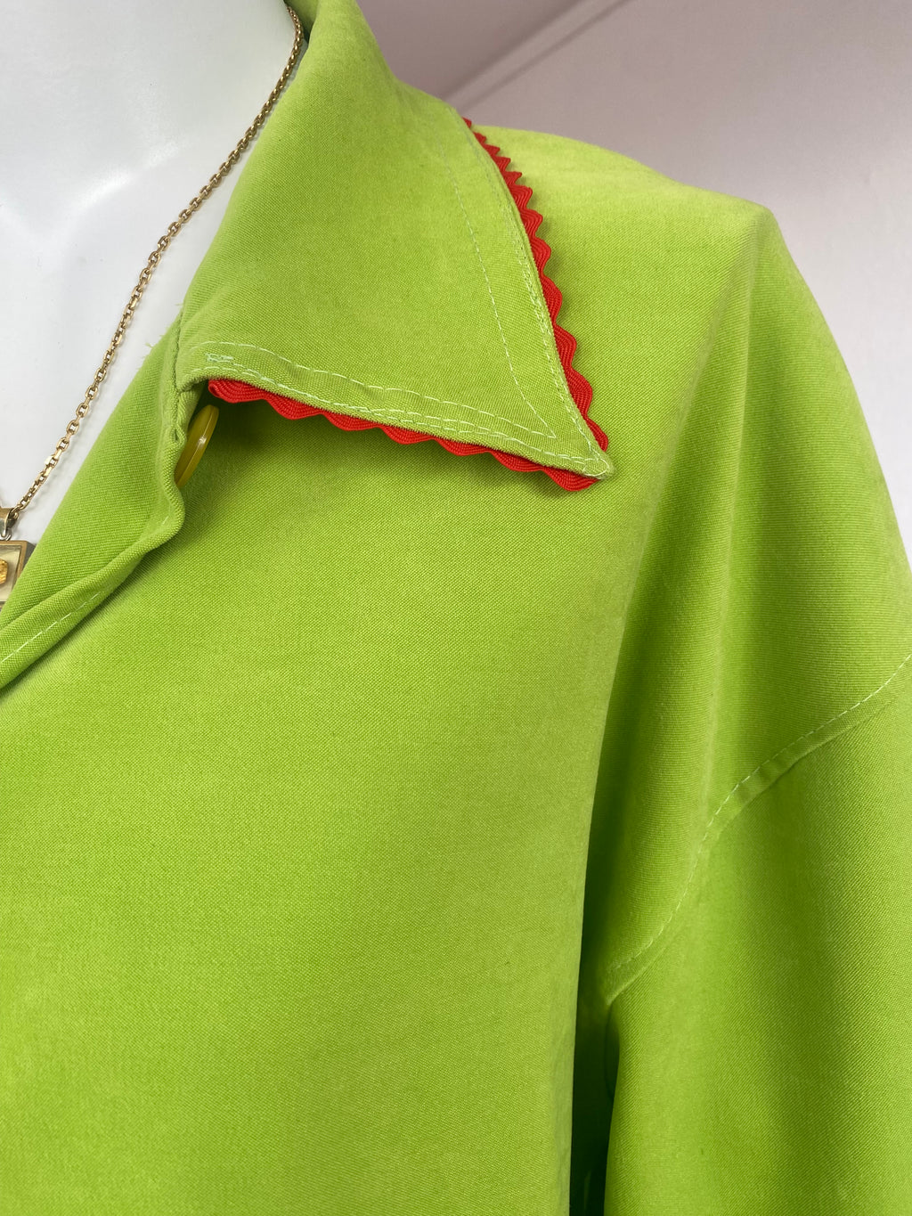 .Cropped Jacket • T. 36 à 42 • Surchemise veste courte verte pomme
