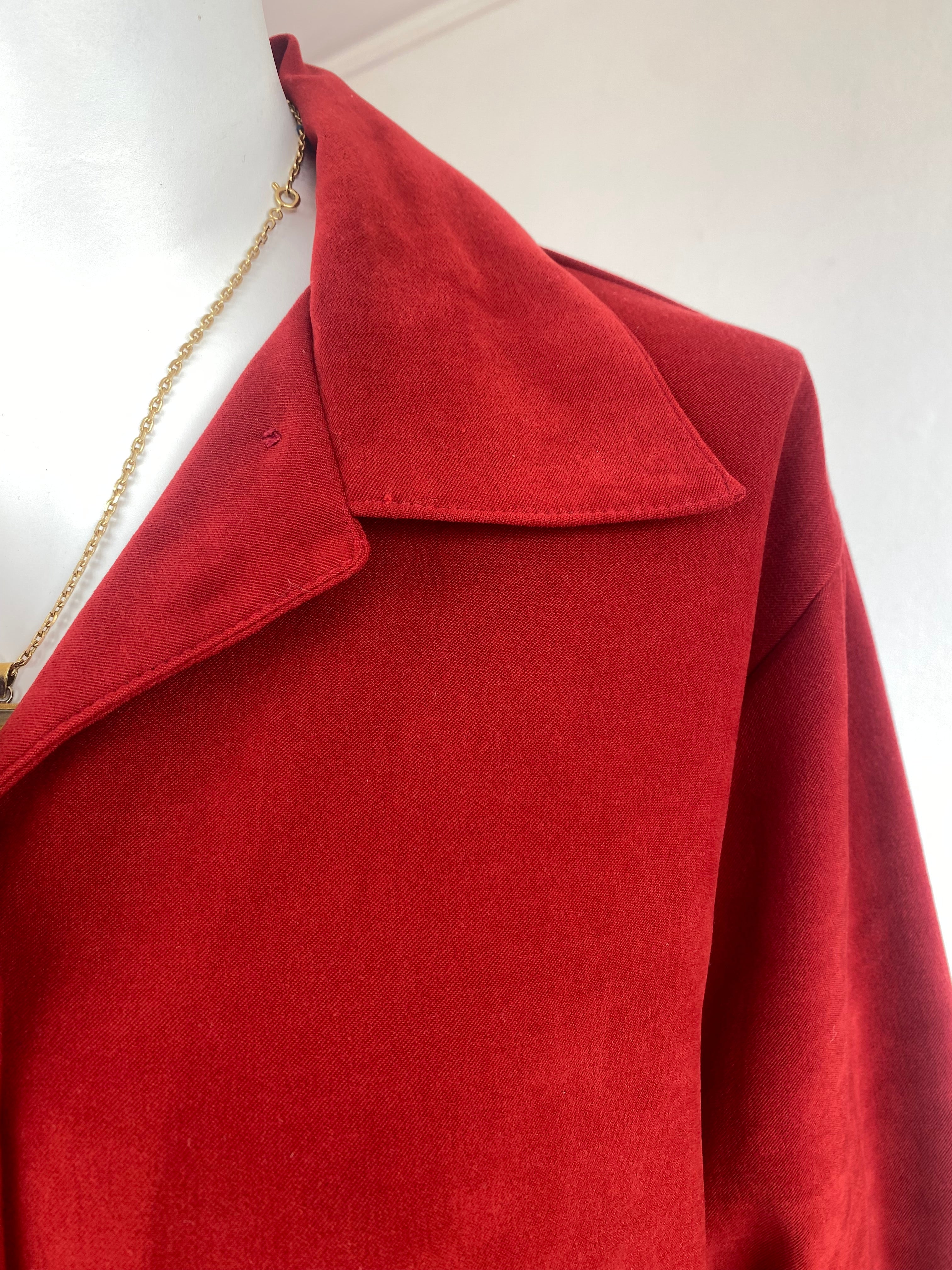 Cropped Jacket • T. 36 à 42 • Surchemise veste courte rouge foncé