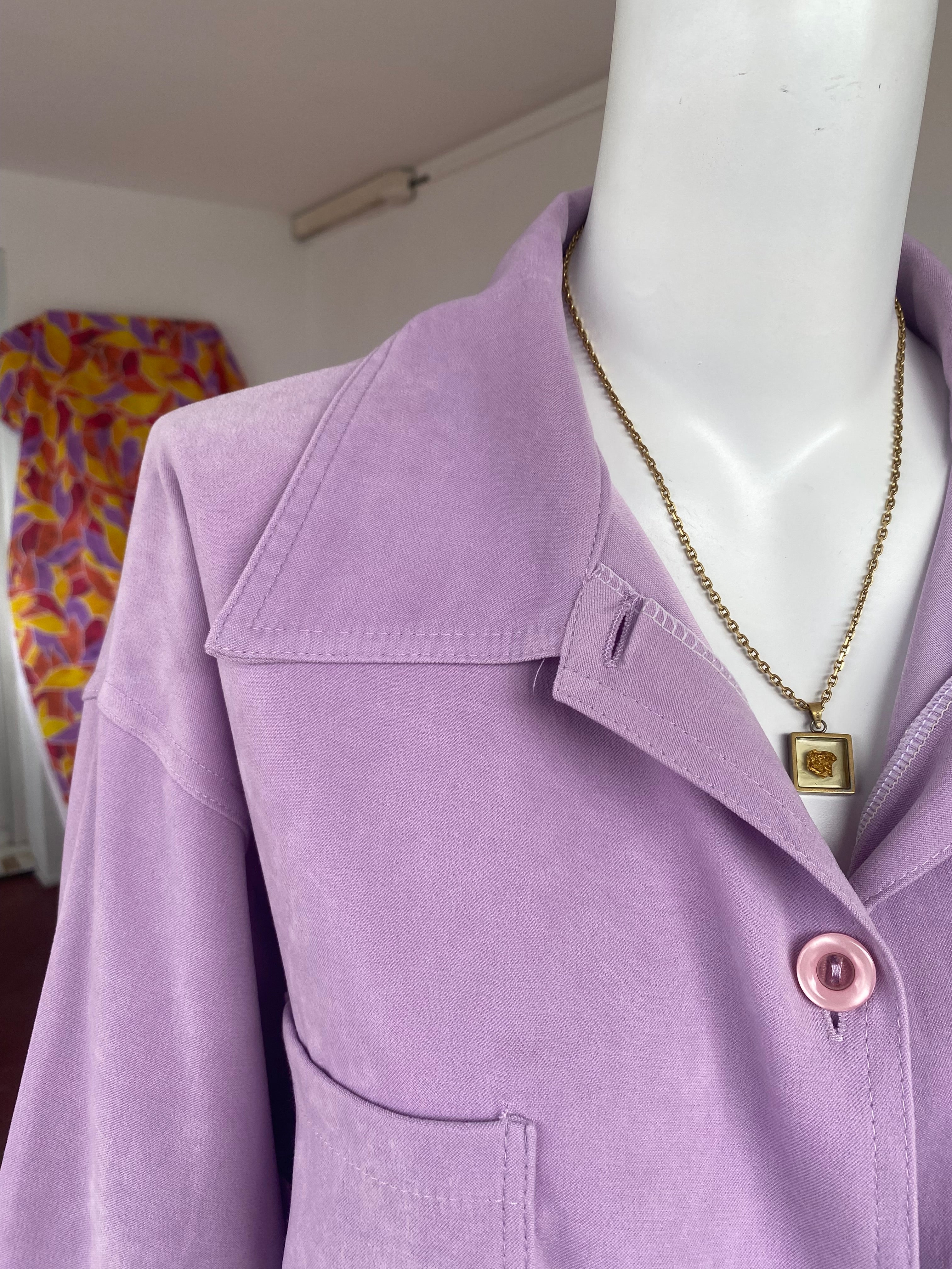 .Cropped Jacket • T. 38 à 48 • Surchemise veste courte lila incroyable