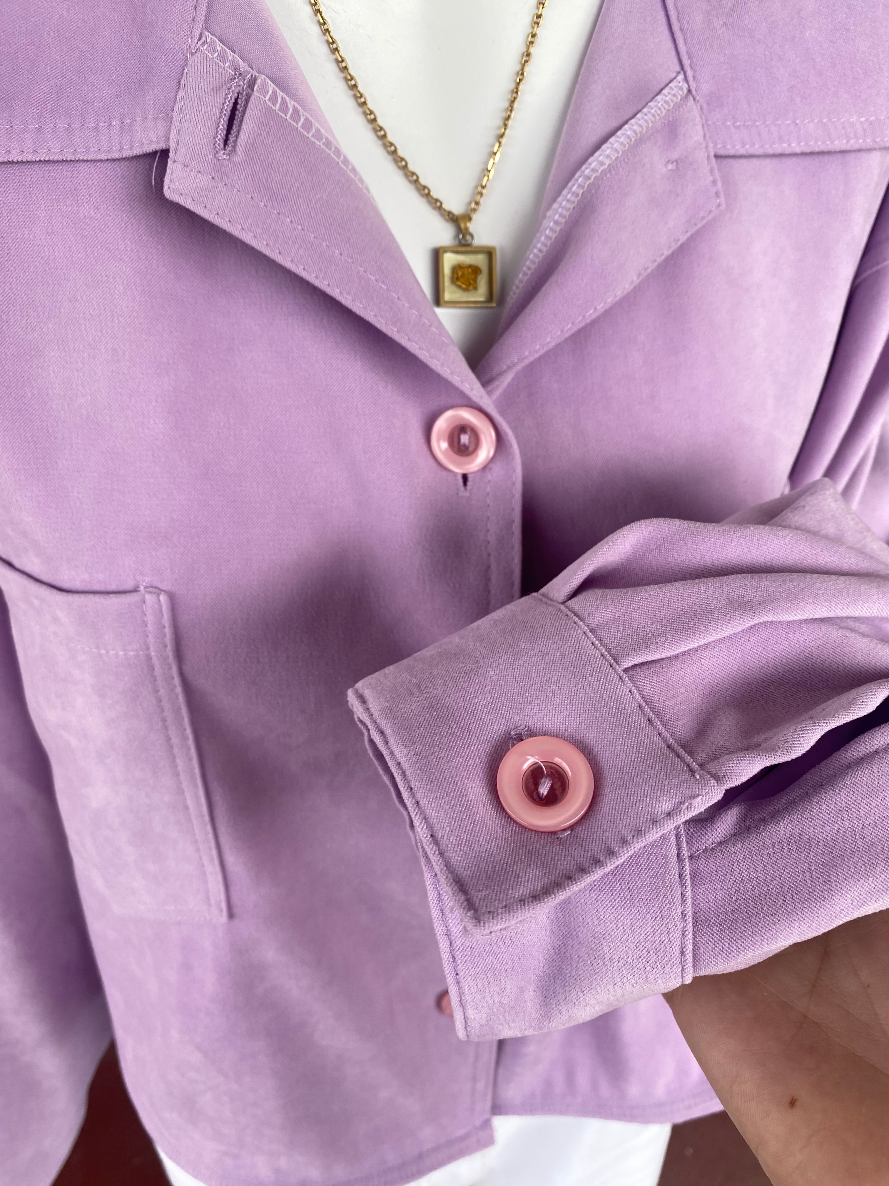 .Cropped Jacket • T. 38 à 48 • Surchemise veste courte lila incroyable