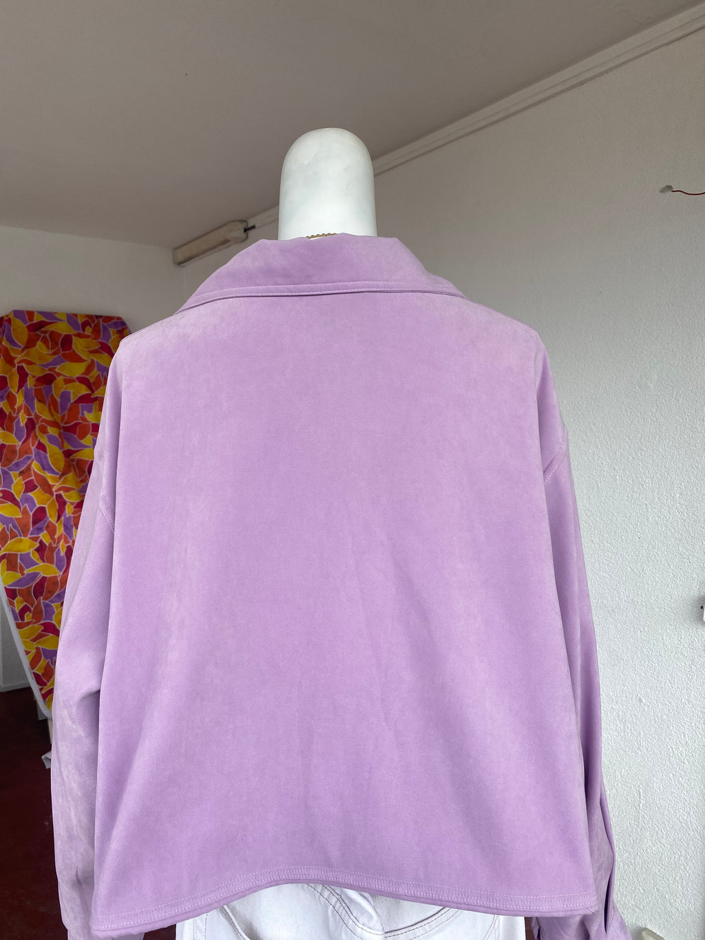 .Cropped Jacket • T. 38 à 48 • Surchemise veste courte lila incroyable