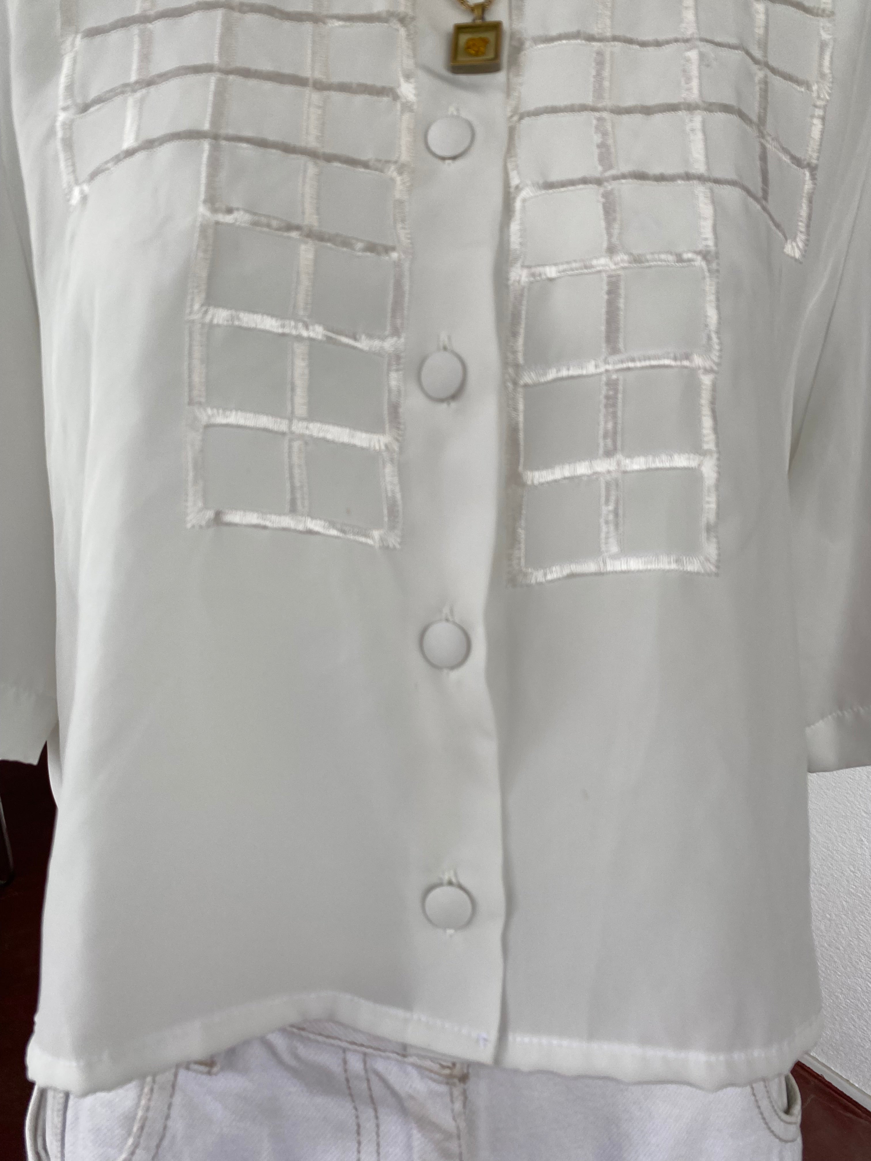 Cropped • T. 36 à 38 • Chemise crop top banche avec broderies