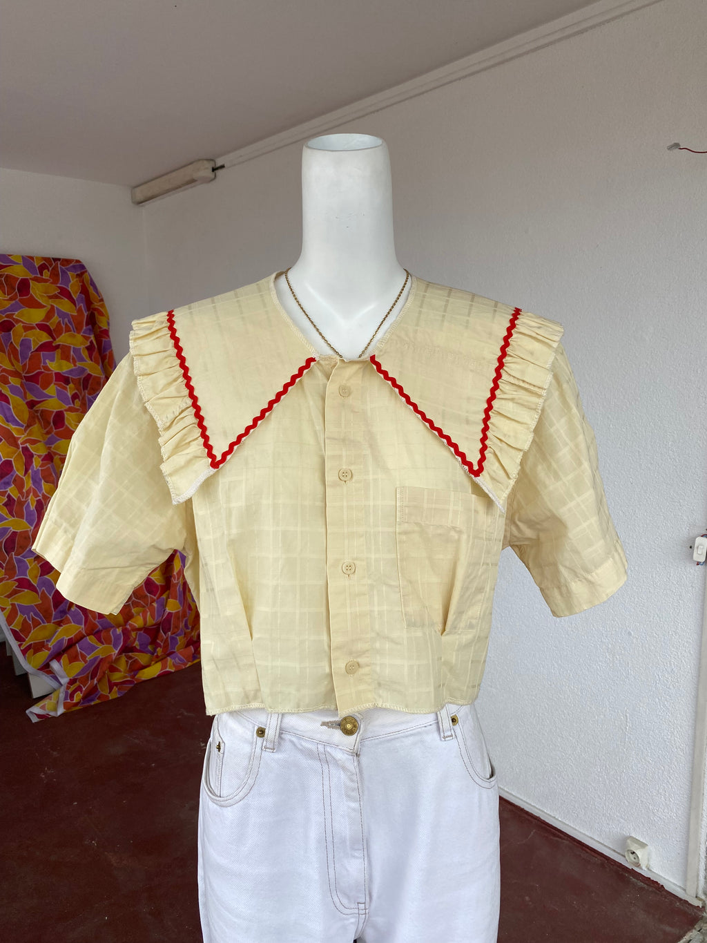 Sweaties • T.36 à 40 • Chemise upcyclée grand col jaune texturée