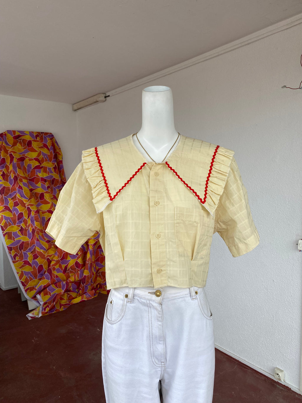Sweaties • T.36 à 40 • Chemise upcyclée grand col jaune texturée