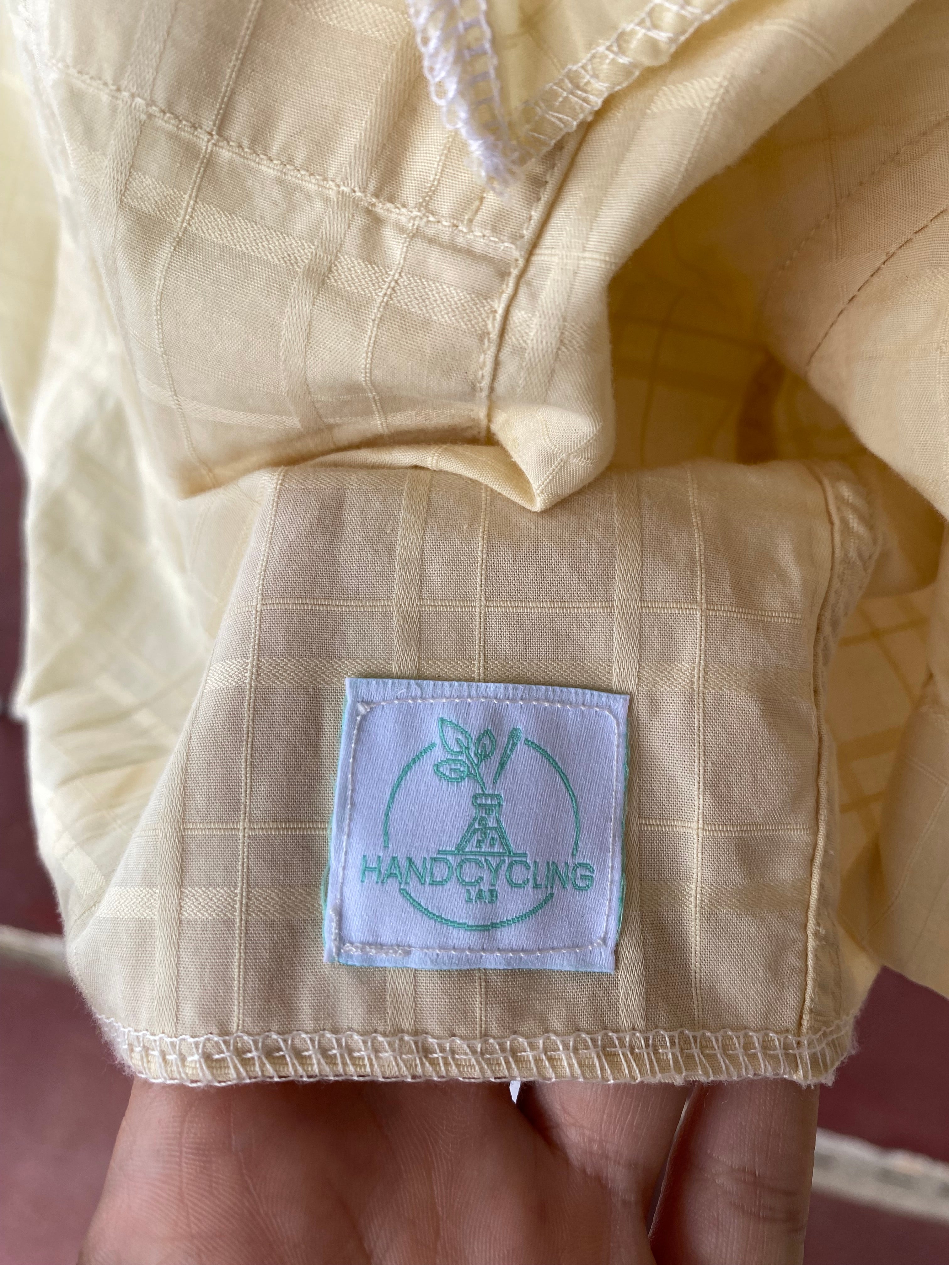 Sweaties • T.36 à 40 • Chemise upcyclée grand col jaune texturée