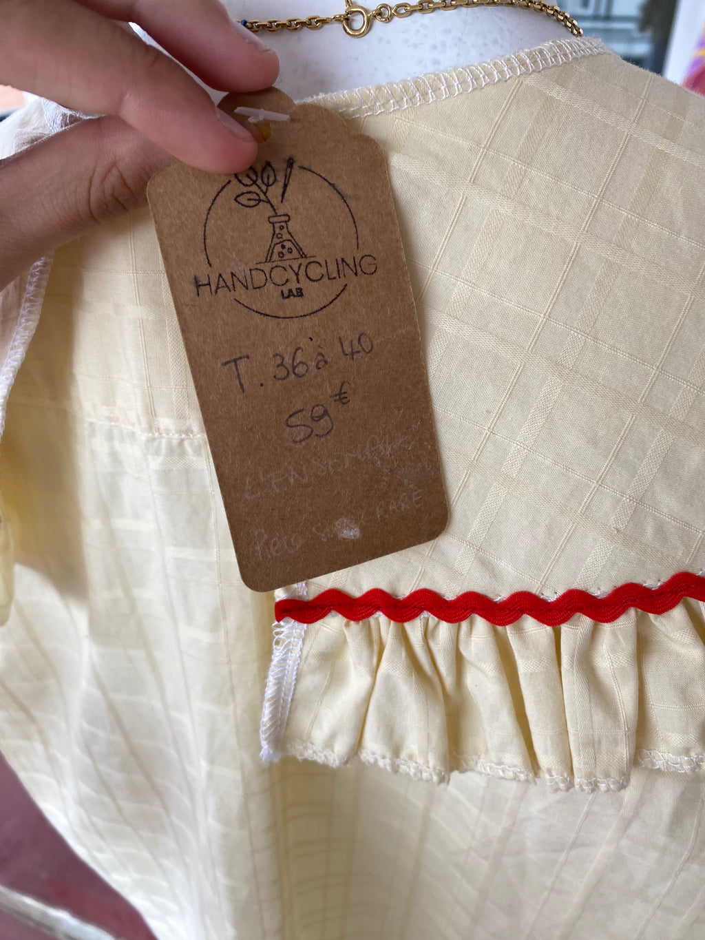Sweaties • T.36 à 40 • Chemise upcyclée grand col jaune texturée