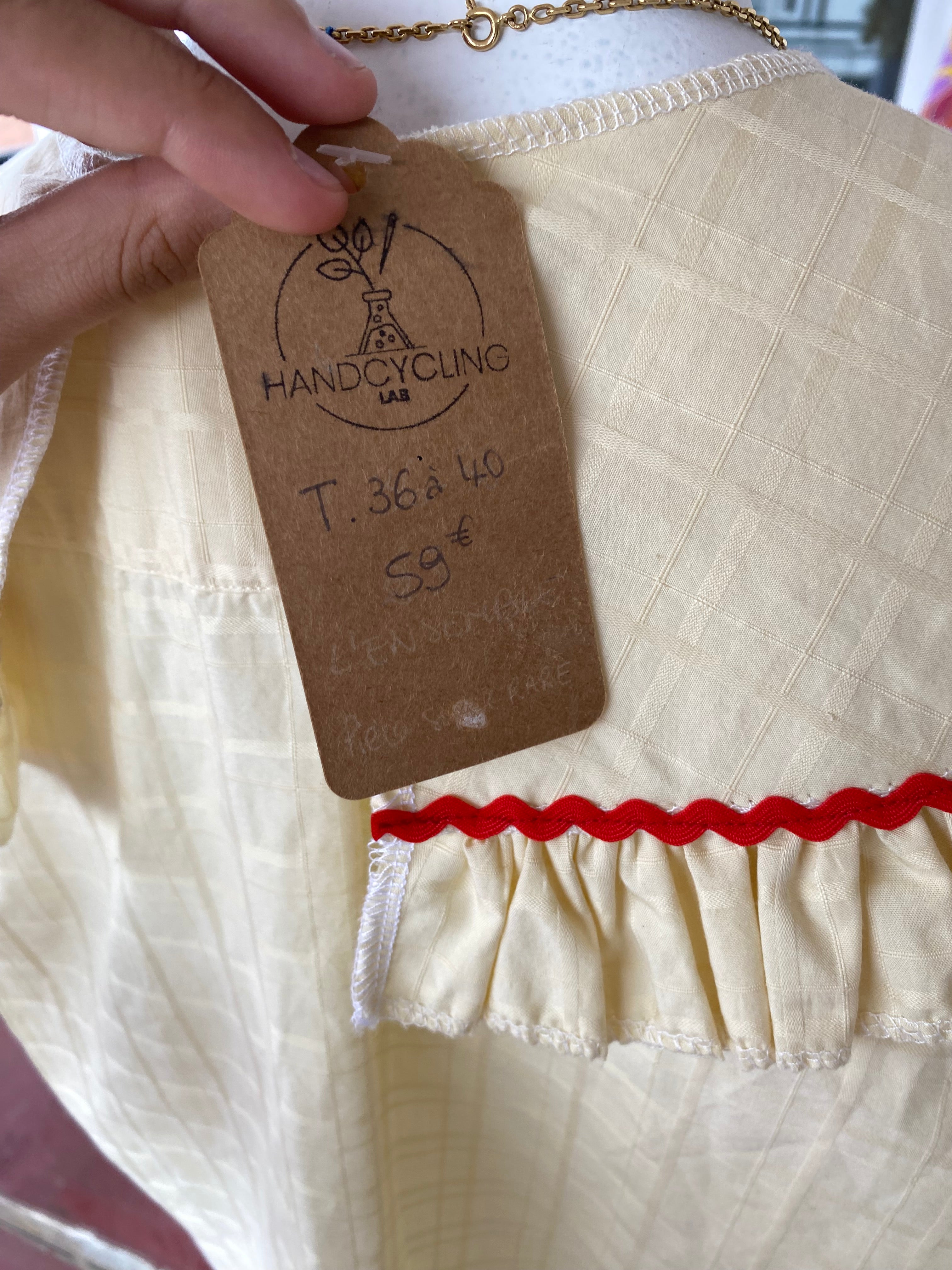 Sweaties • T.36 à 40 • Chemise upcyclée grand col jaune texturée