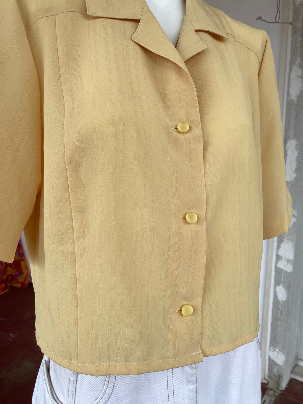 Cropped • T. 34 à 38 • Chemise crop top jaune crépon