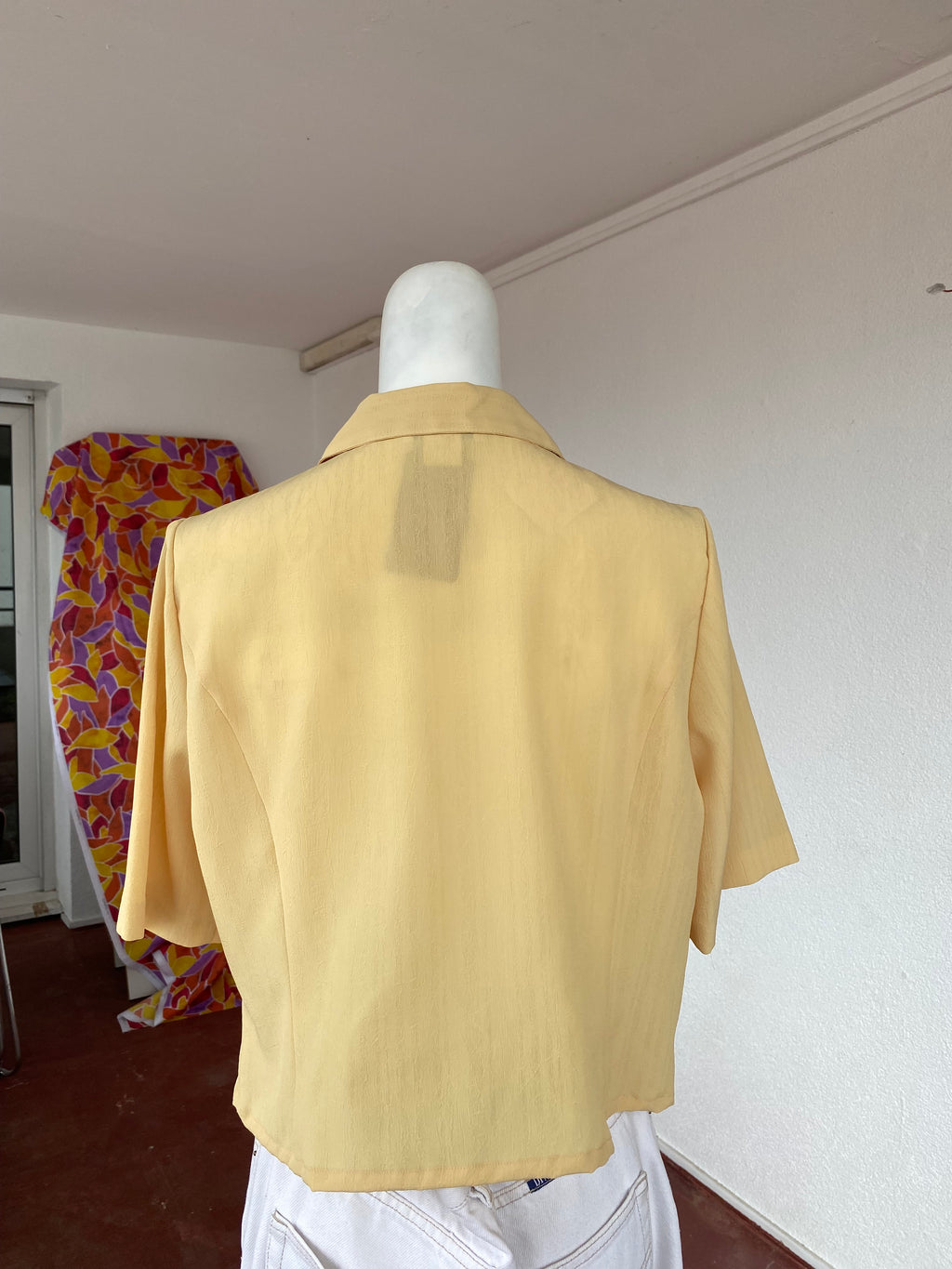 Cropped • T. 34 à 38 • Chemise crop top jaune crépon