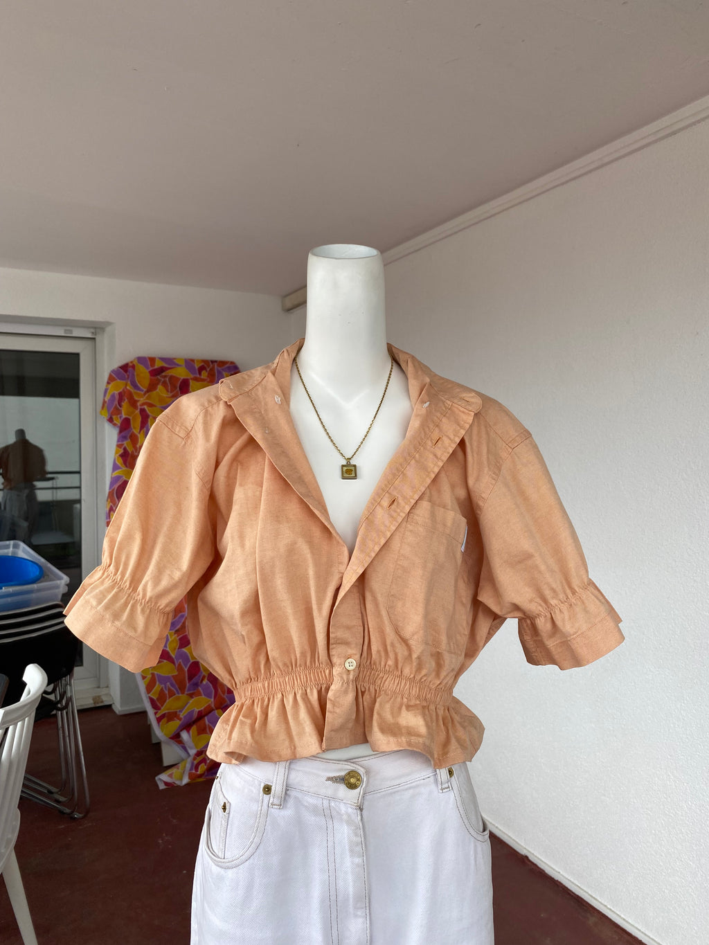 Intemporelle • T. 34 à 38 • Chemise crop top bouffante corail