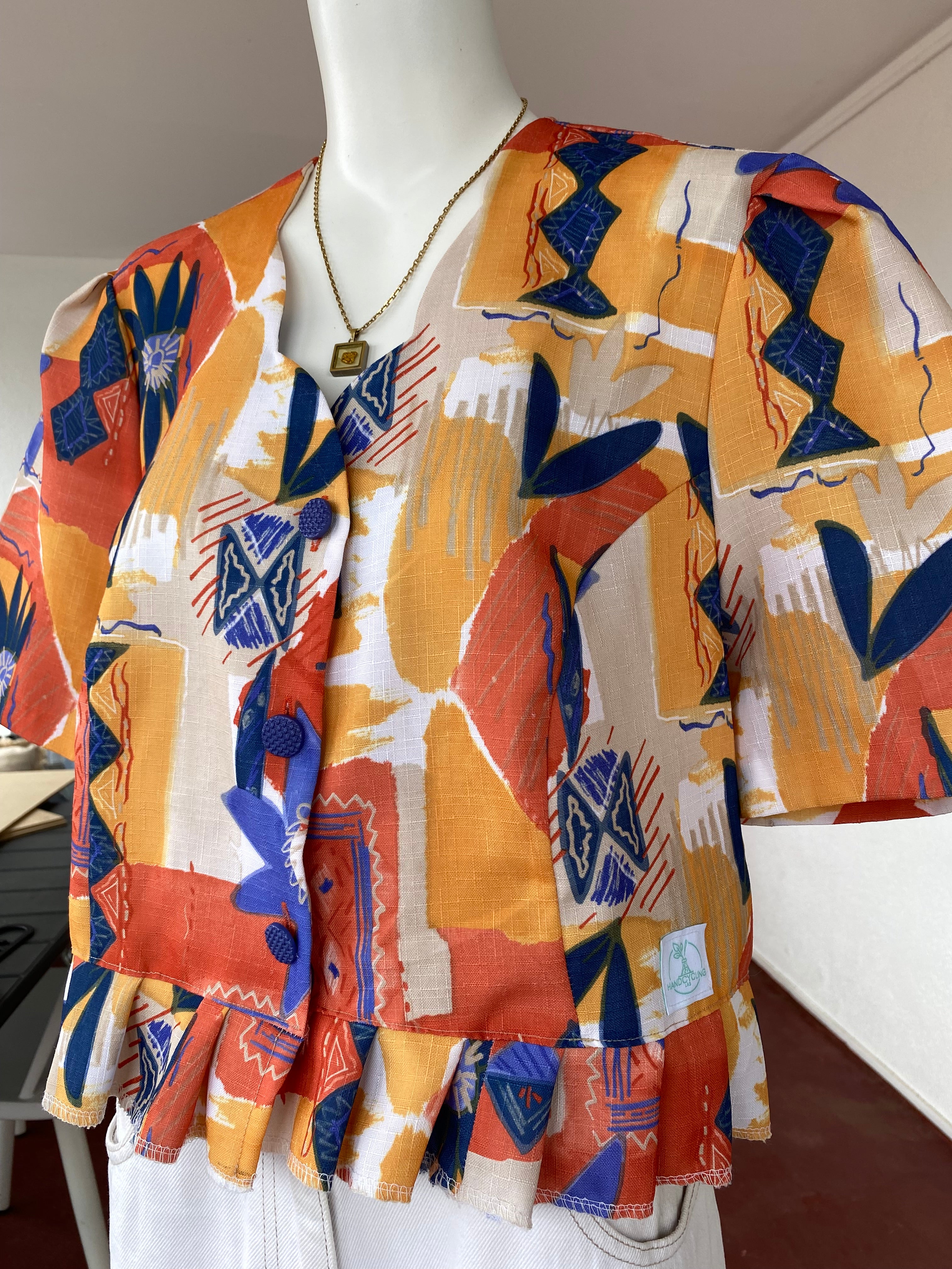 Froufrou • T. 36 à 38 • Chemise crop top orange et bleue motifs