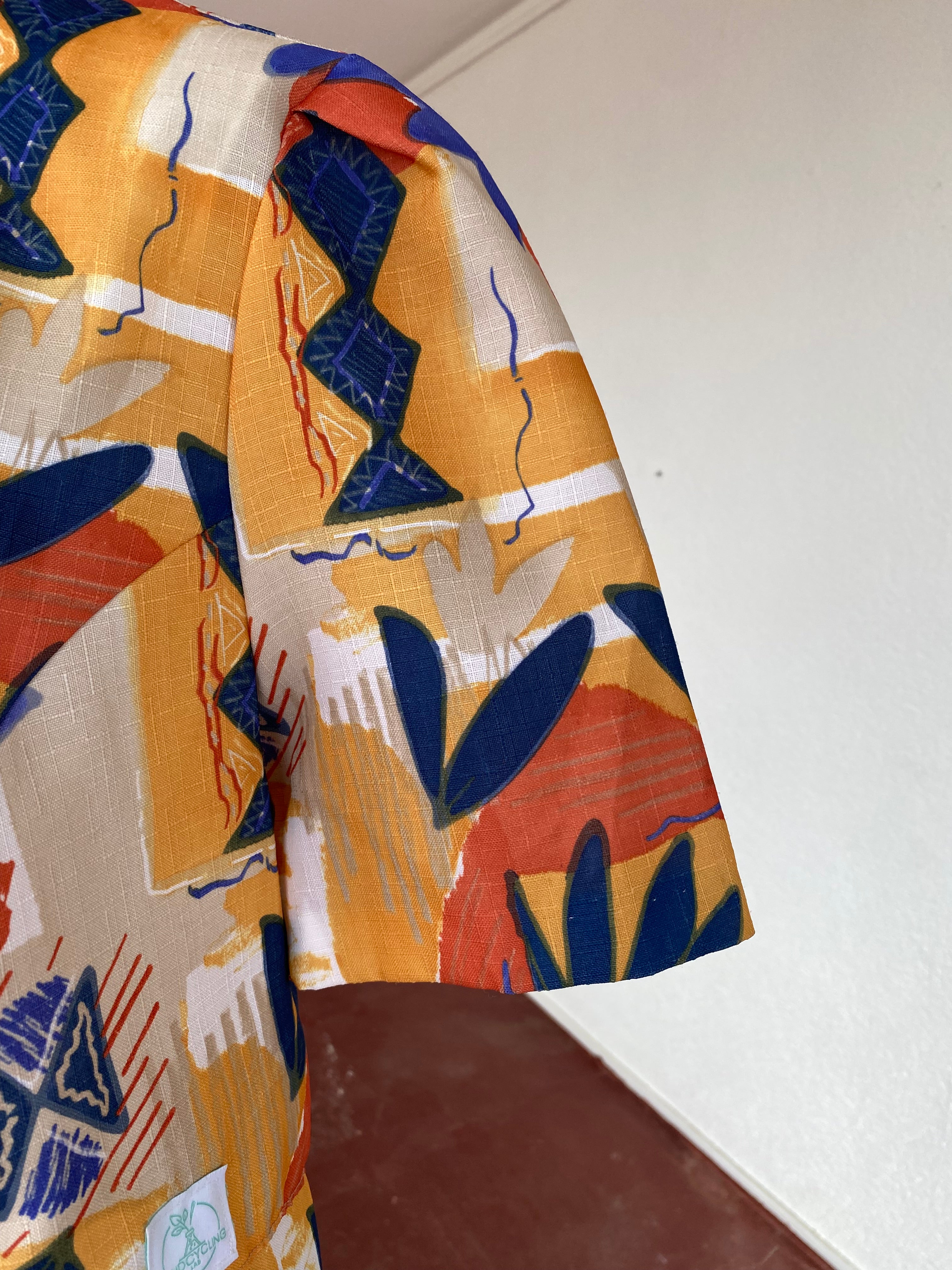 Froufrou • T. 36 à 38 • Chemise crop top orange et bleue motifs
