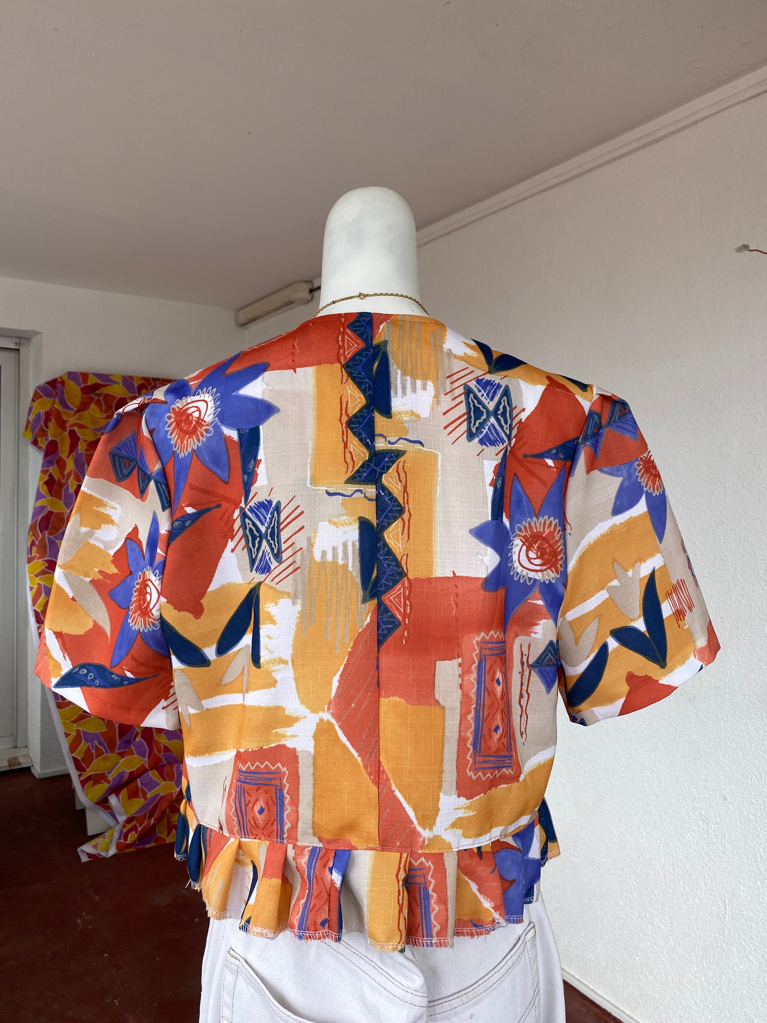 Froufrou • T. 36 à 38 • Chemise crop top orange et bleue motifs