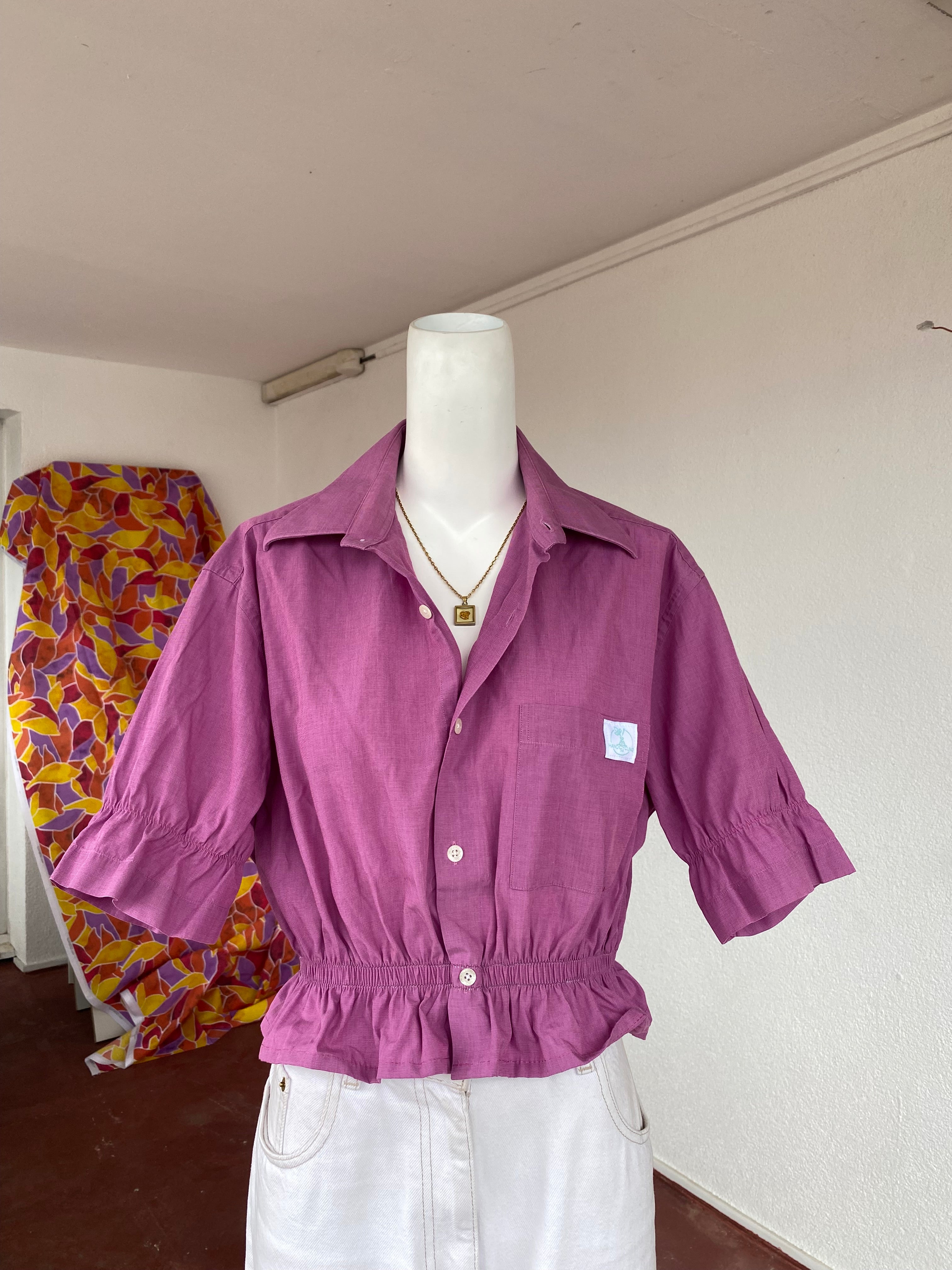 .Intemporelle • T. 34 à 38 • Chemise crop top rose prune bouffante