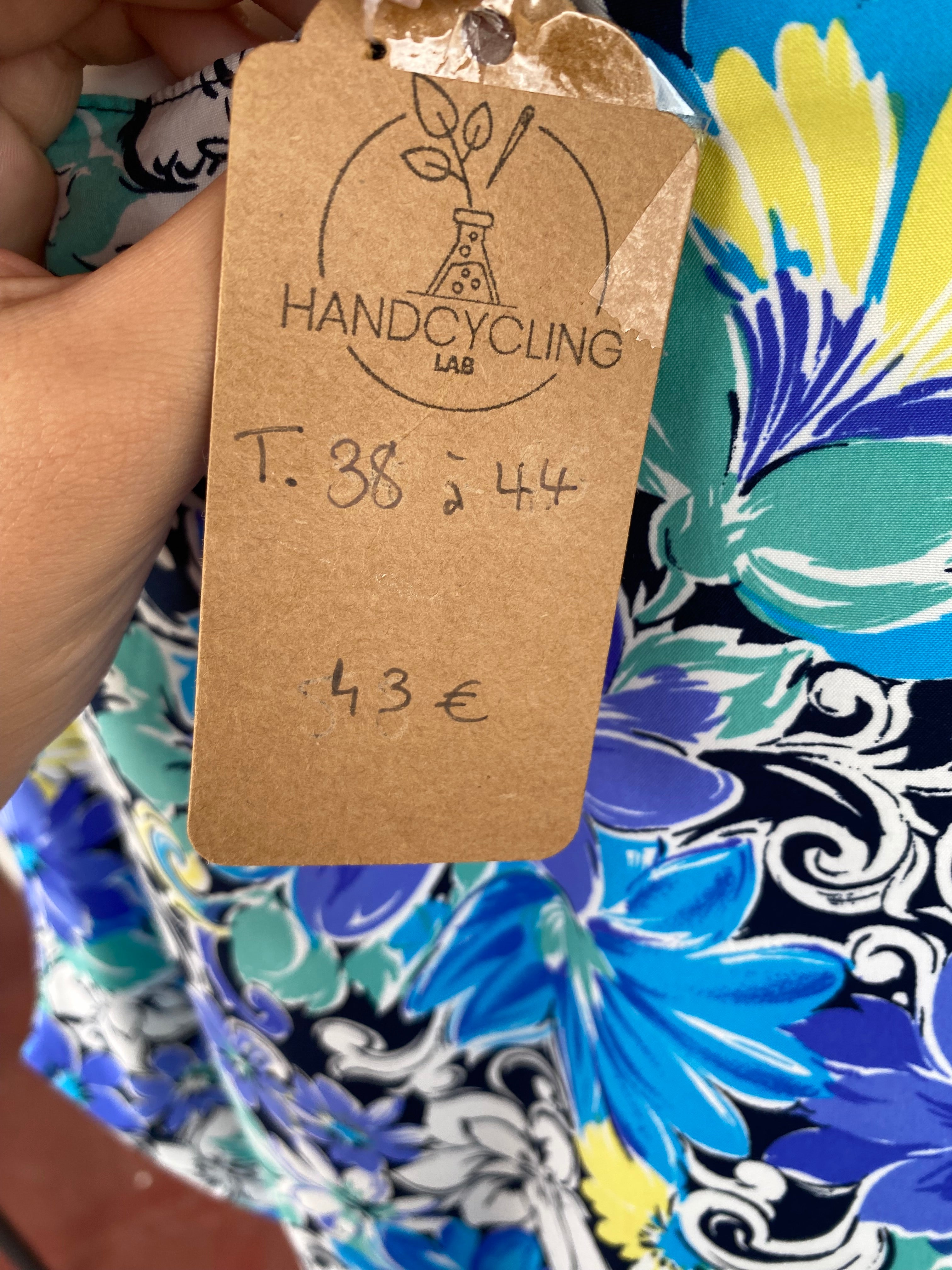.Froufrou • T. 38  à 44 • Chemise crop top bleue, blanche et jaune fleurie