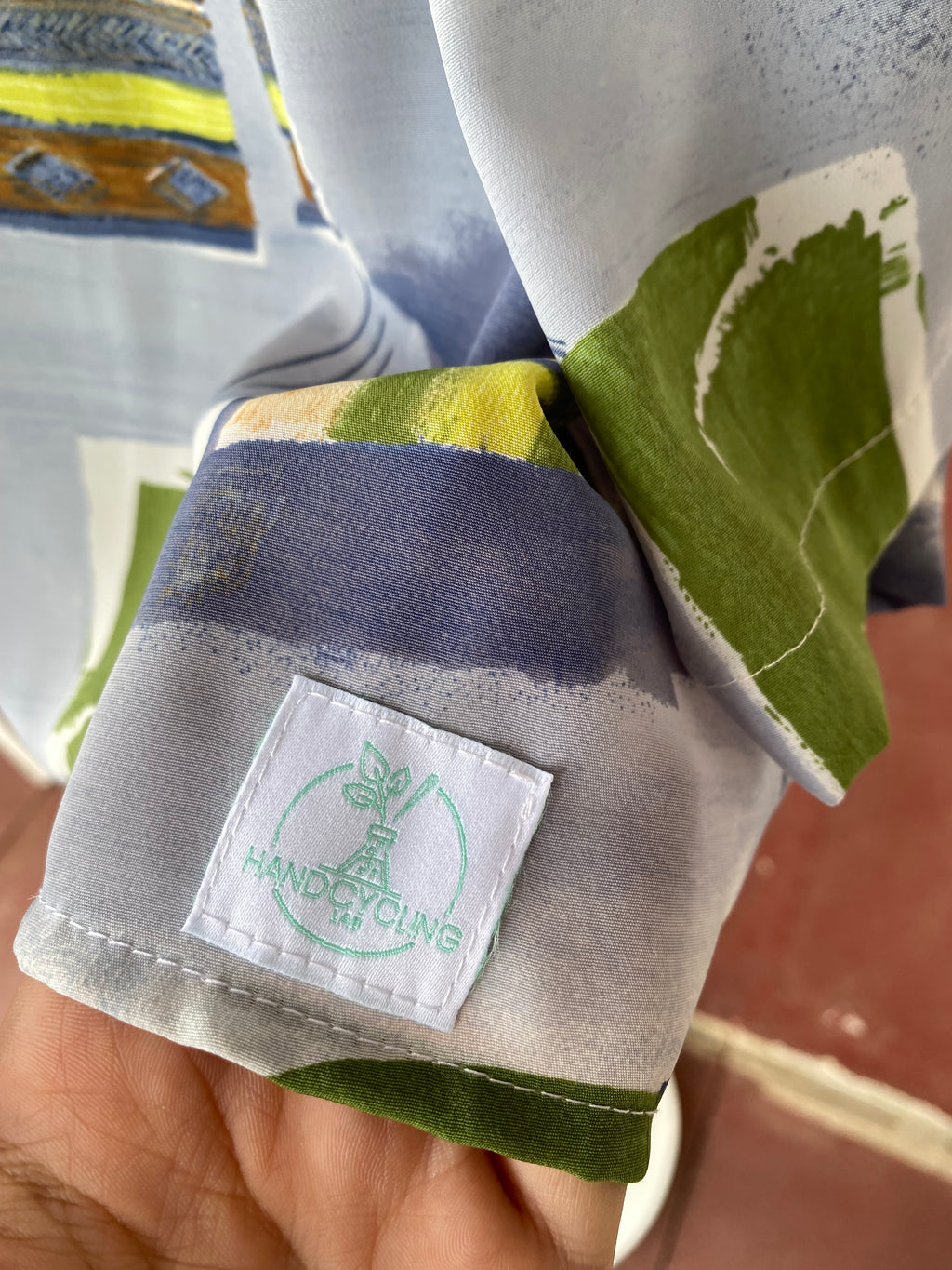 Cropped • T. 38  à 44 • Chemise crop top bleue et verte à motifs