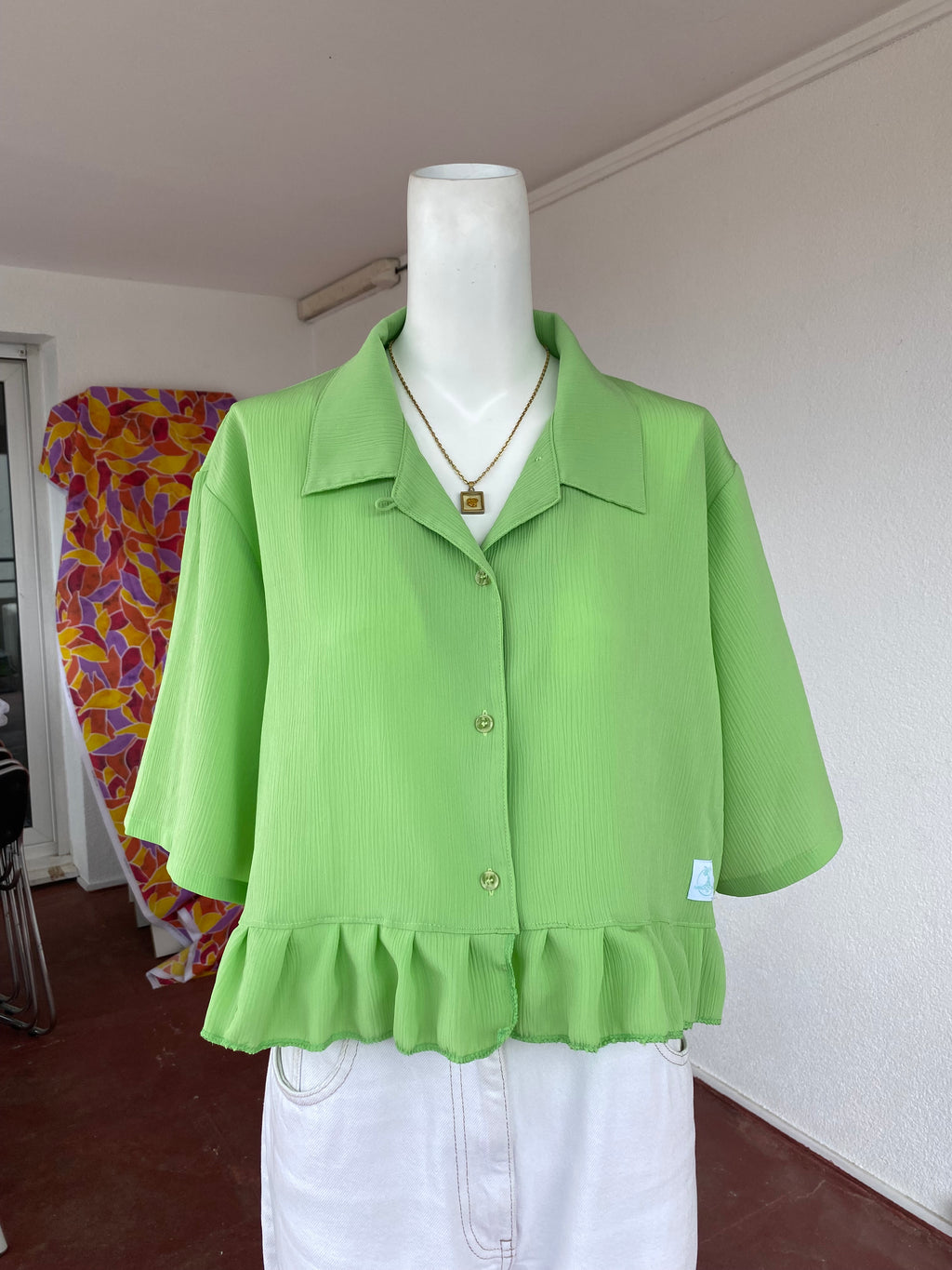 .Froufrou • T. 38 à 48 • Chemise crop top vert pomme