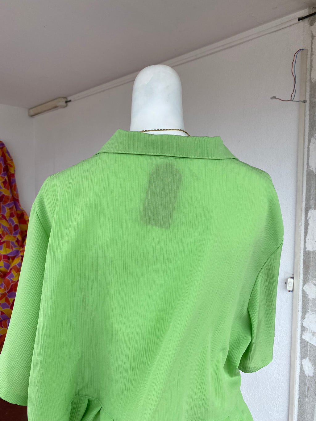 .Froufrou • T. 38 à 48 • Chemise crop top vert pomme